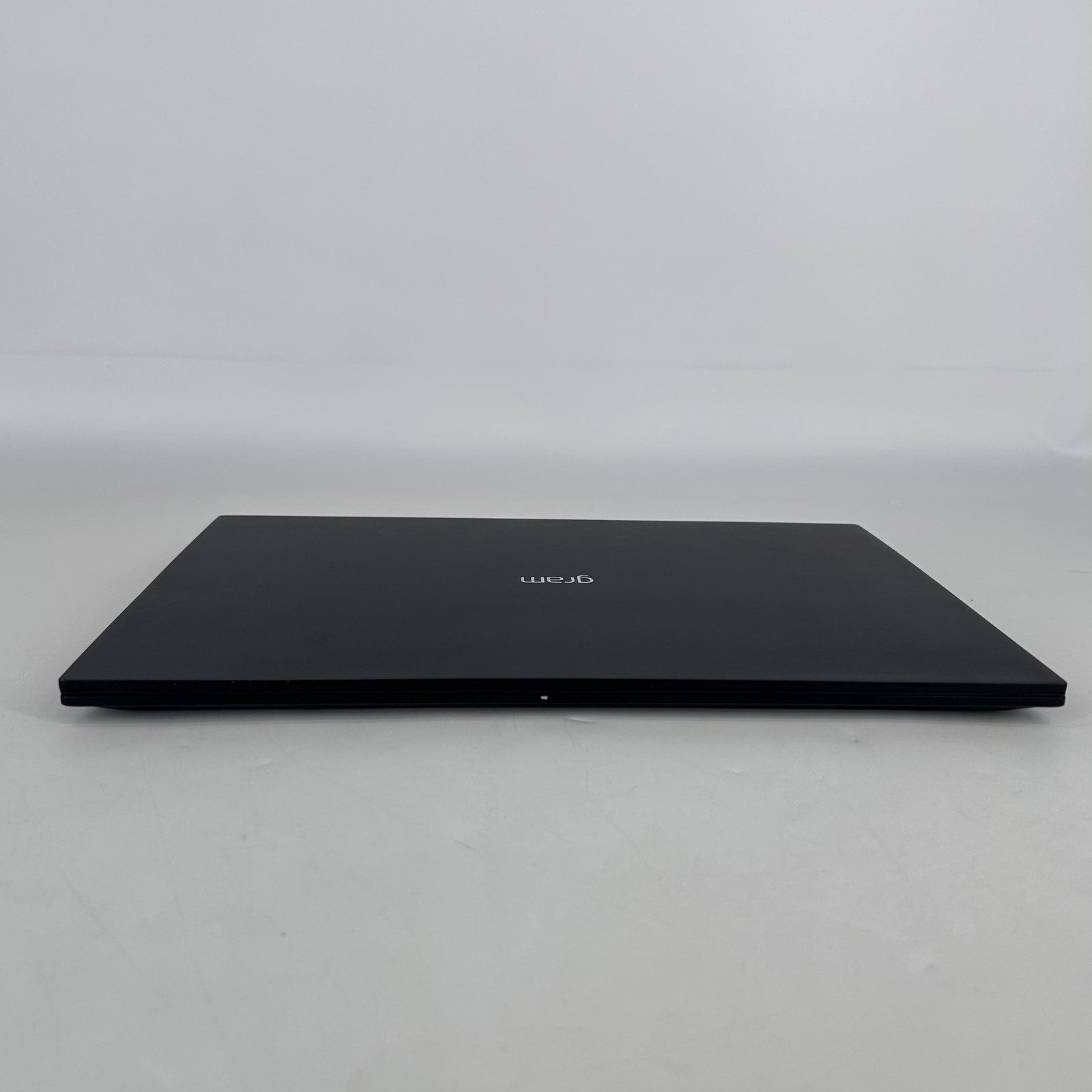 LG Gram 16 Black QHD+ 2.2 GHz i7-1360P 16GB 512GB SSD Very Good