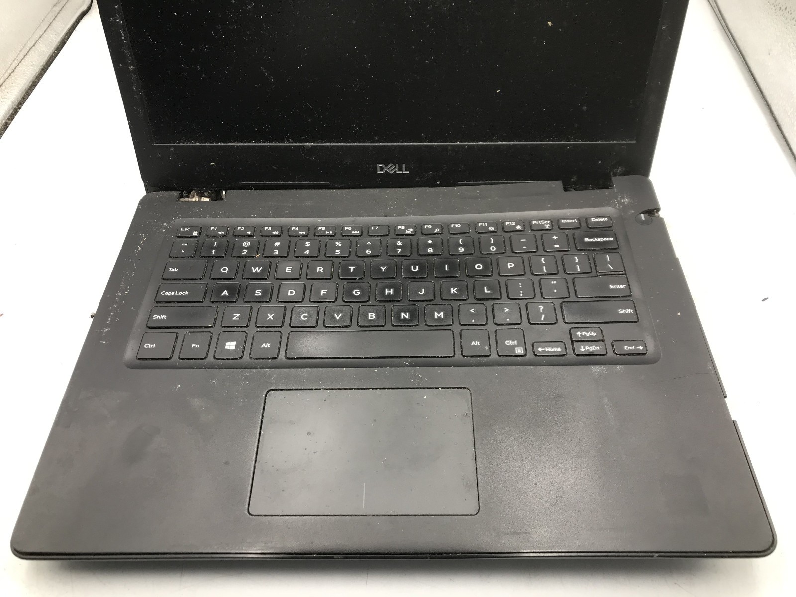 DELL LATITUDE 3490 – FOR PARTS/NO POWER – INTEL I3 8TH GEN – NO RAM – NO OS – BB