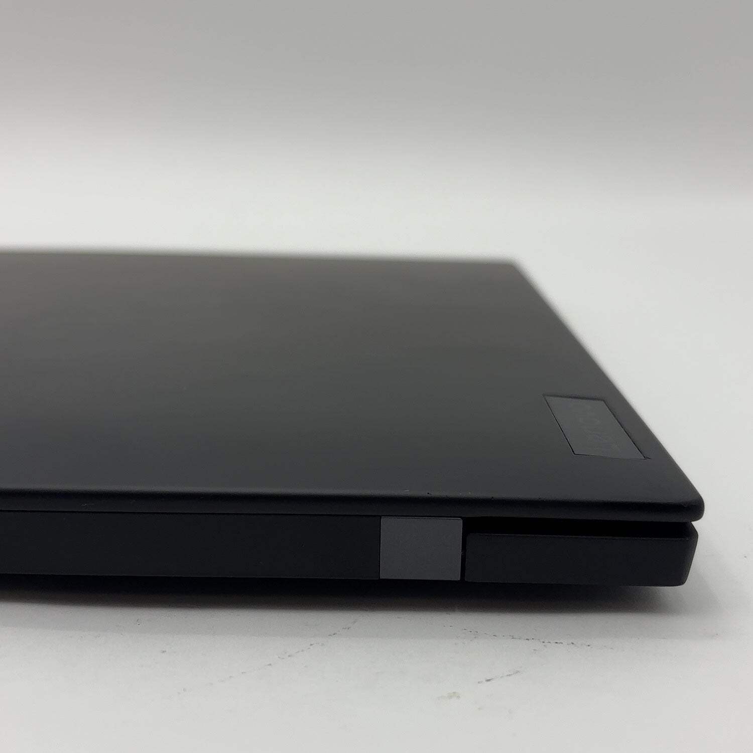 Lenovo ThinkPad X1 Carbon Gen 9 20XW004RUS 14″ i7-1185G7 16GB RAM 512GB SSD