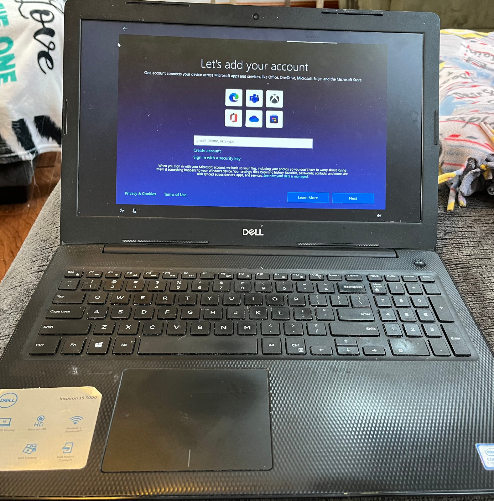 Dell Inspiron 15 3000 Series Laptop i3-7020U 8GB RAM 915 GB HDD Windows 10 Home