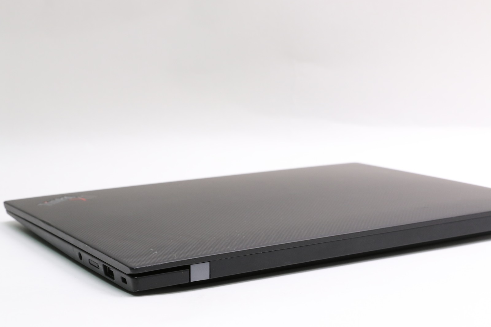 14″ UHD+ Lenovo Thinkpad X1 Carbon Gen 10, i7-1270P, 32GB, 1TB, 4K Screen!