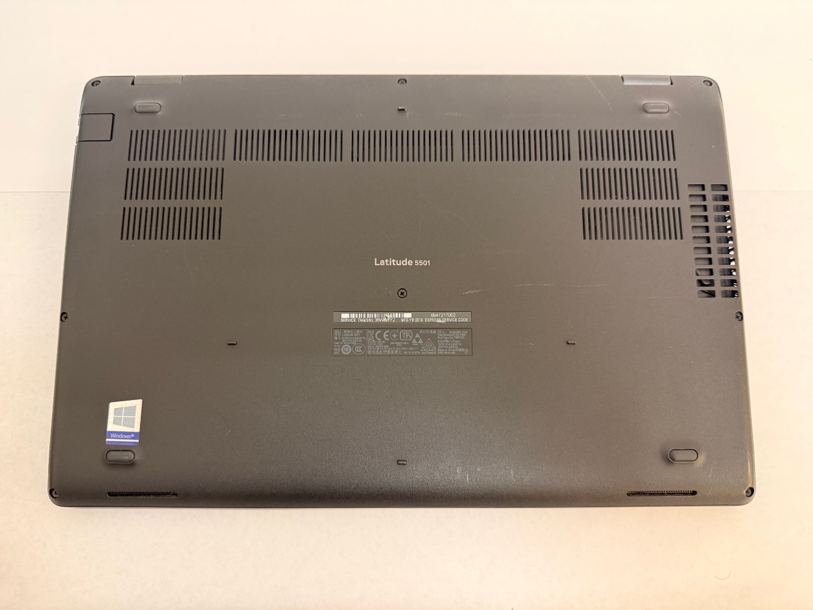 Dell Latitude 5501 i5-9400H 8GB RAM 256GB SSD 15.6″ FHD Win11 Pro Laptop