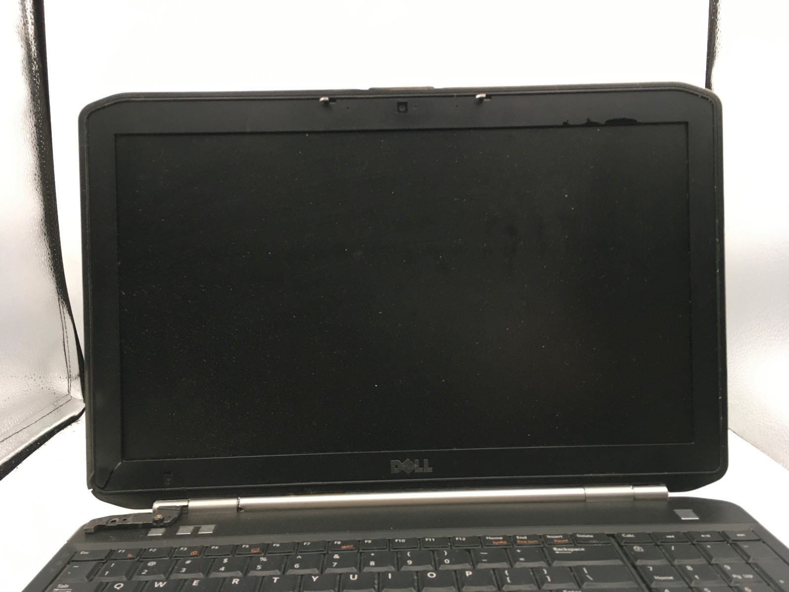 DELL LATITUDE E5520 – FOR PARTS – NO CPU – NO RAM – READ DESCRIPTION – BB