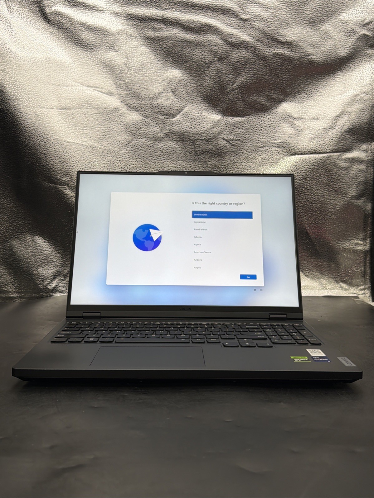 2024 Lenovo Legion Pro 7 16IRX8H 16″ (i9-13th @5.40GHz, 32GB RAM, 2TB SSD, 4090)