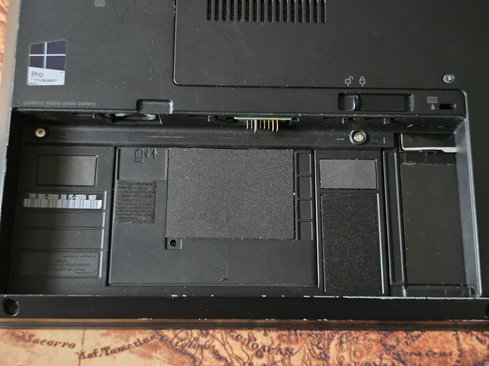 Lenovo ThinkPad P50 i7-6820HQ 8GB 512GB SSD Quadro M1000M Win 10 Pro READ