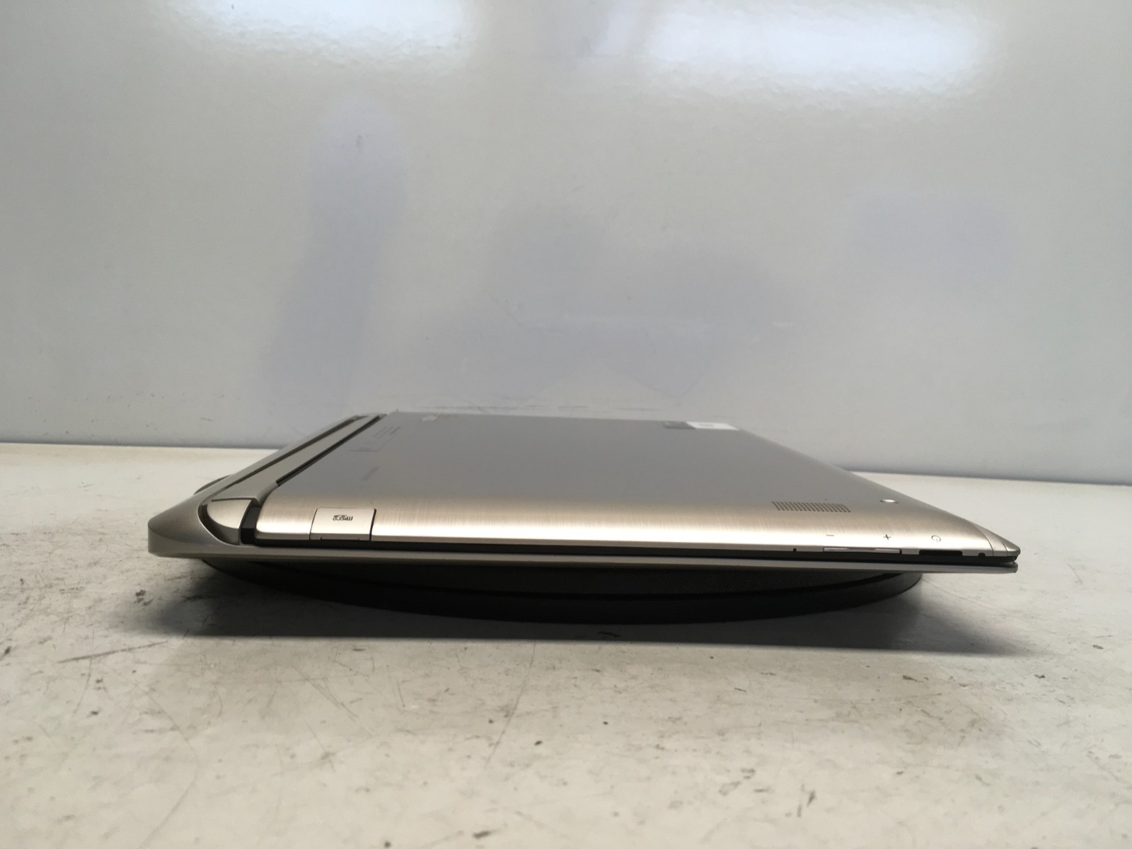 Toshiba Satellite Click 2 Pro P35W-B3226 Intel Core i7-4510U 8 GB NO HDD/Batt