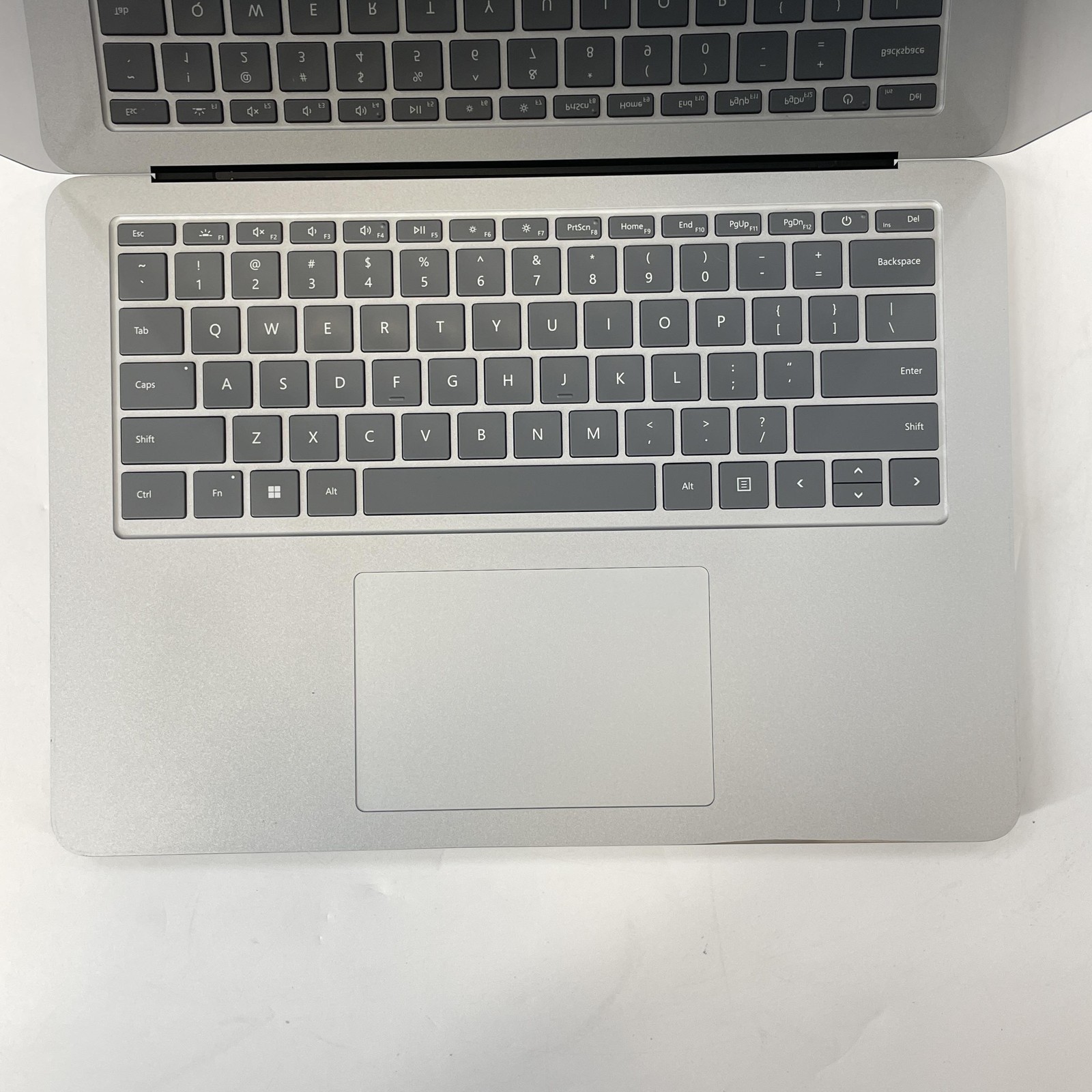 Microsoft Surface Laptop Studio 14 2K i7-11370H 3.3GHz 16GB 512GB RTX 3050 Ti
