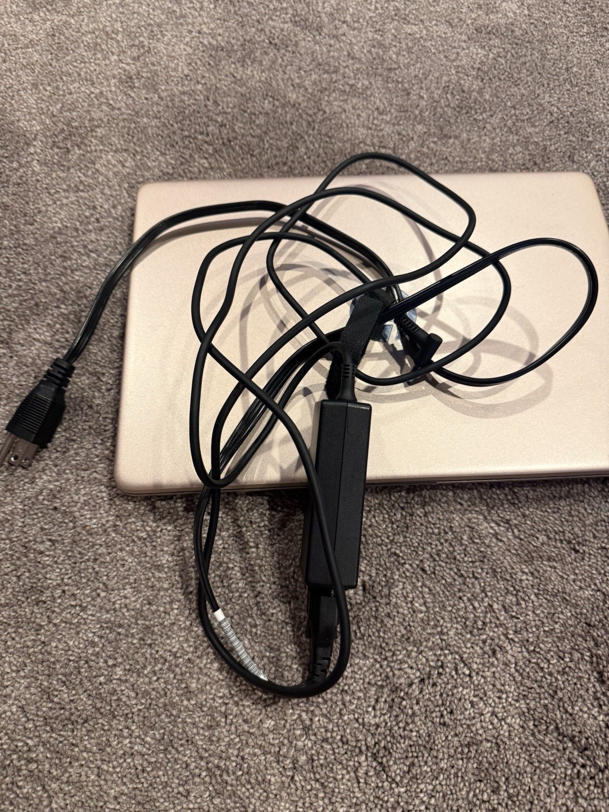 HP Laptop 14-dq0d56dx 14″ Celeron N 4GB 64GB eMMC Silver No OS Charger