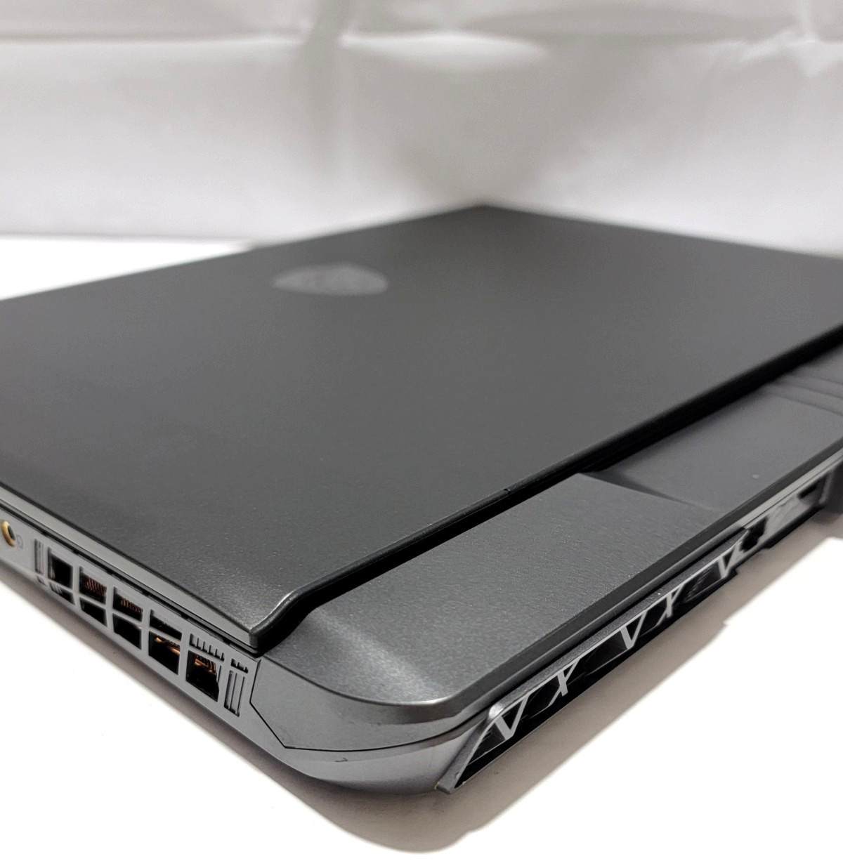 MSI Vector 16 HX AI A2XW-Intel Ultra 9 275HX-64GB Ram-4TB SSD-Nvidia RTX 5070