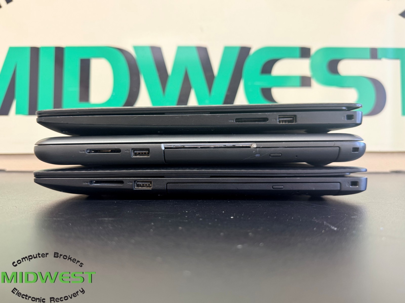 (Lot of 3) Dell Inspiron Laptops i3-8145U/i7-7500U/AMD Ryzen 3 2300U (See Desc.)