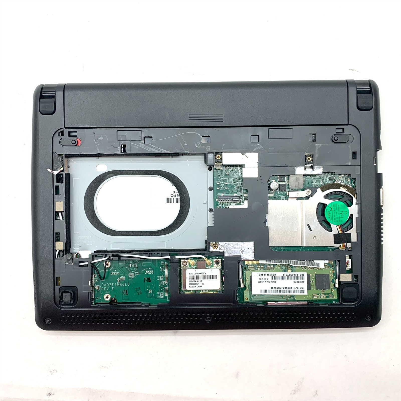 Acer Aspire One ZE6 Netbook D257-13450 10″ Intel Atom N570 1.66GHz 4GB For Parts