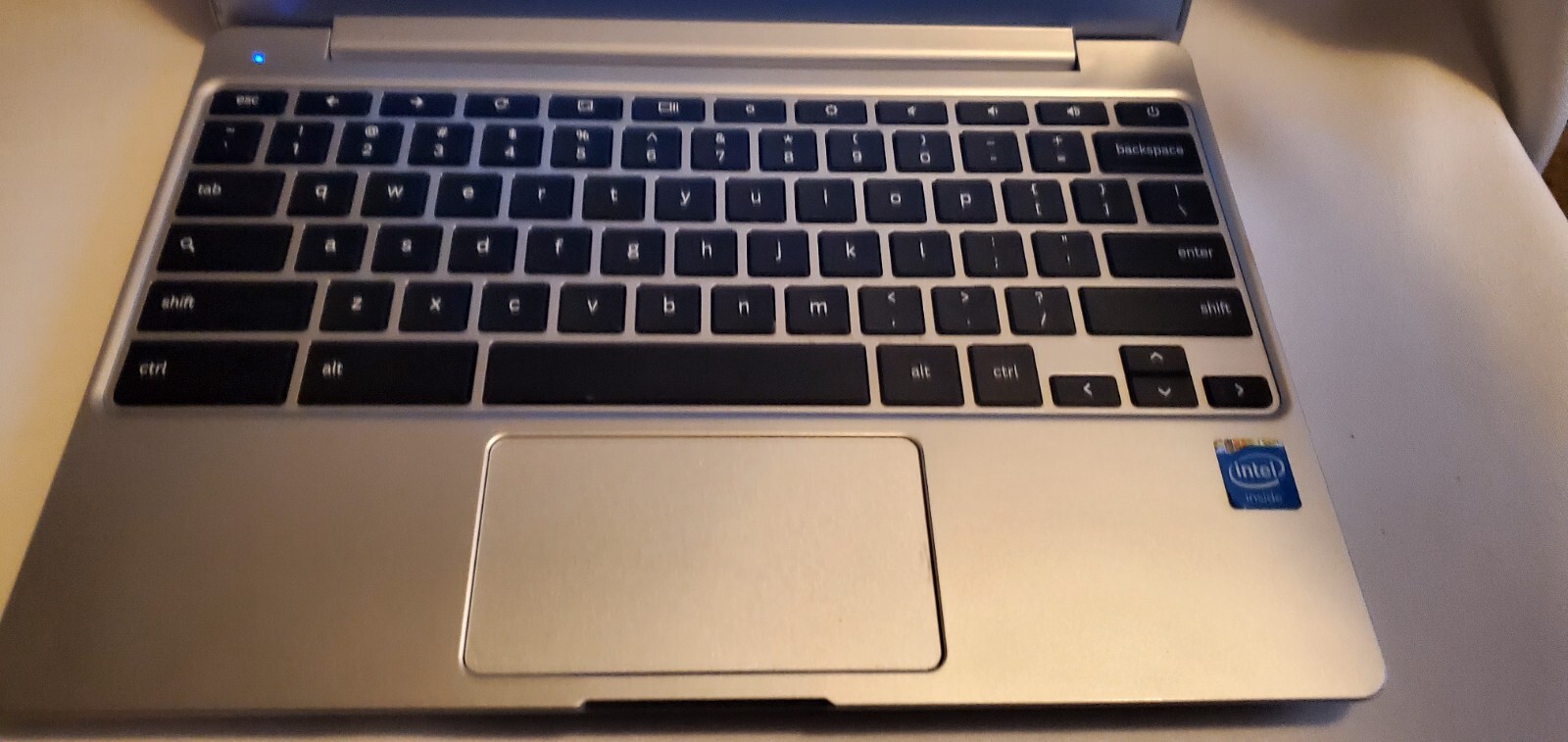 Samsung Notebook – XE500C12K01US Soft Top No Power Cord Preowned