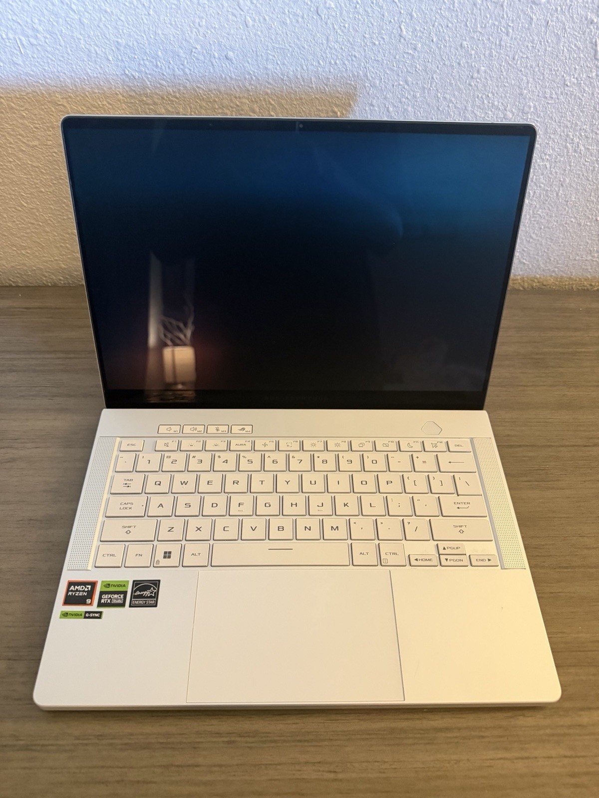 ASUS ROG Zephyrus G14 2024 3K 120Hz OLED Ryzen 9 8945HS 32GB 1TB RTX4070 GA403UI