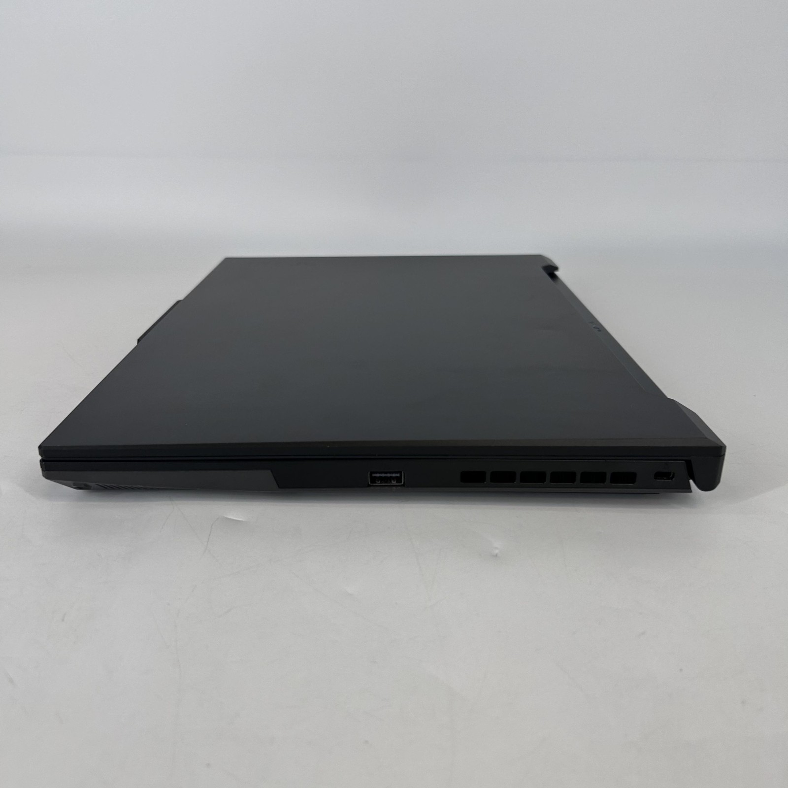 Asus TUF A16 16 165Hz FHD+ 3.2 GHz Ryzen 7 7735HS 16GB 512GB SSD AMD RX 7700S
