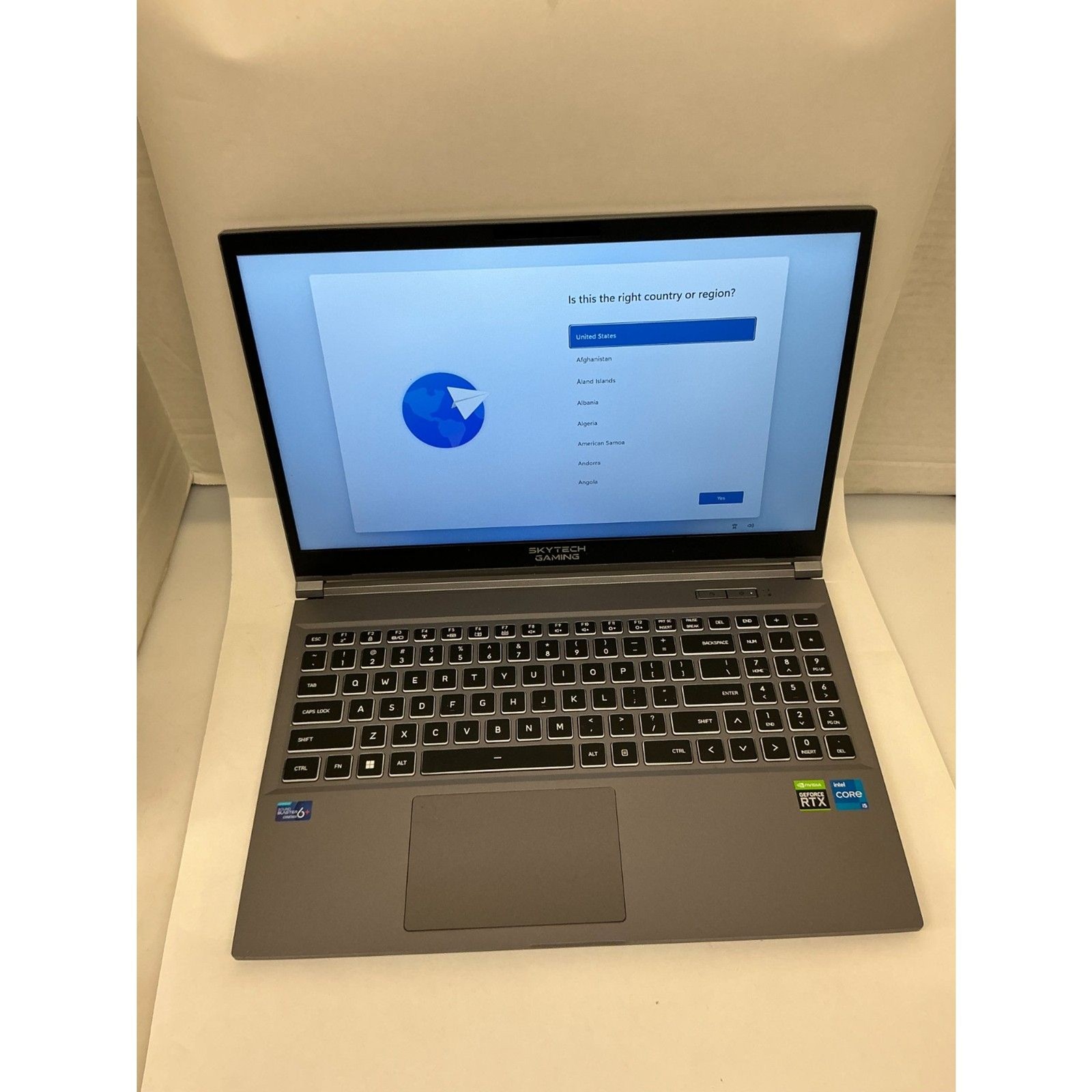 Skytech Gaming Lumi Gaming Laptop Intel 12450H,RTX 3050,1TB NVMe M.2, 16GB-USED