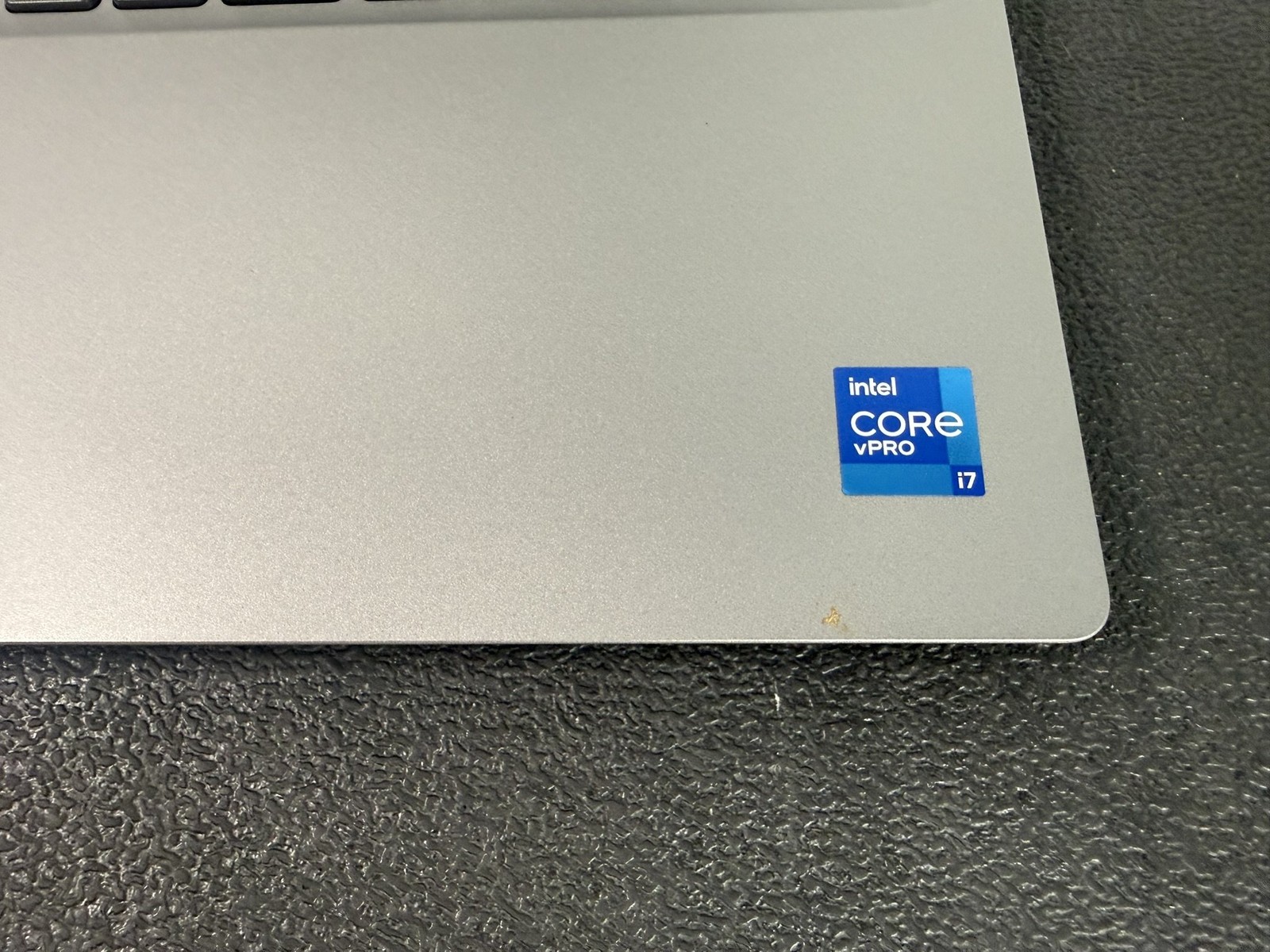 Dell Precision 3560 15.6″ i7-1185G7 3.0GHz 32GB NO SSD NVIDIA Quadro T500 – READ