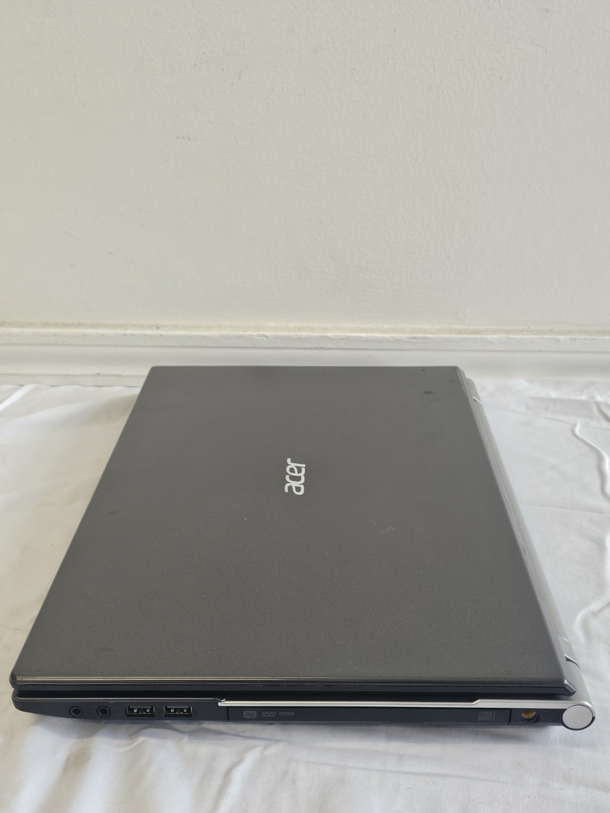 Acer Aspire V3 731-4446 Laptop Intel Pentium B960 8GB RAM 1TB HDD BAD BATT Win10