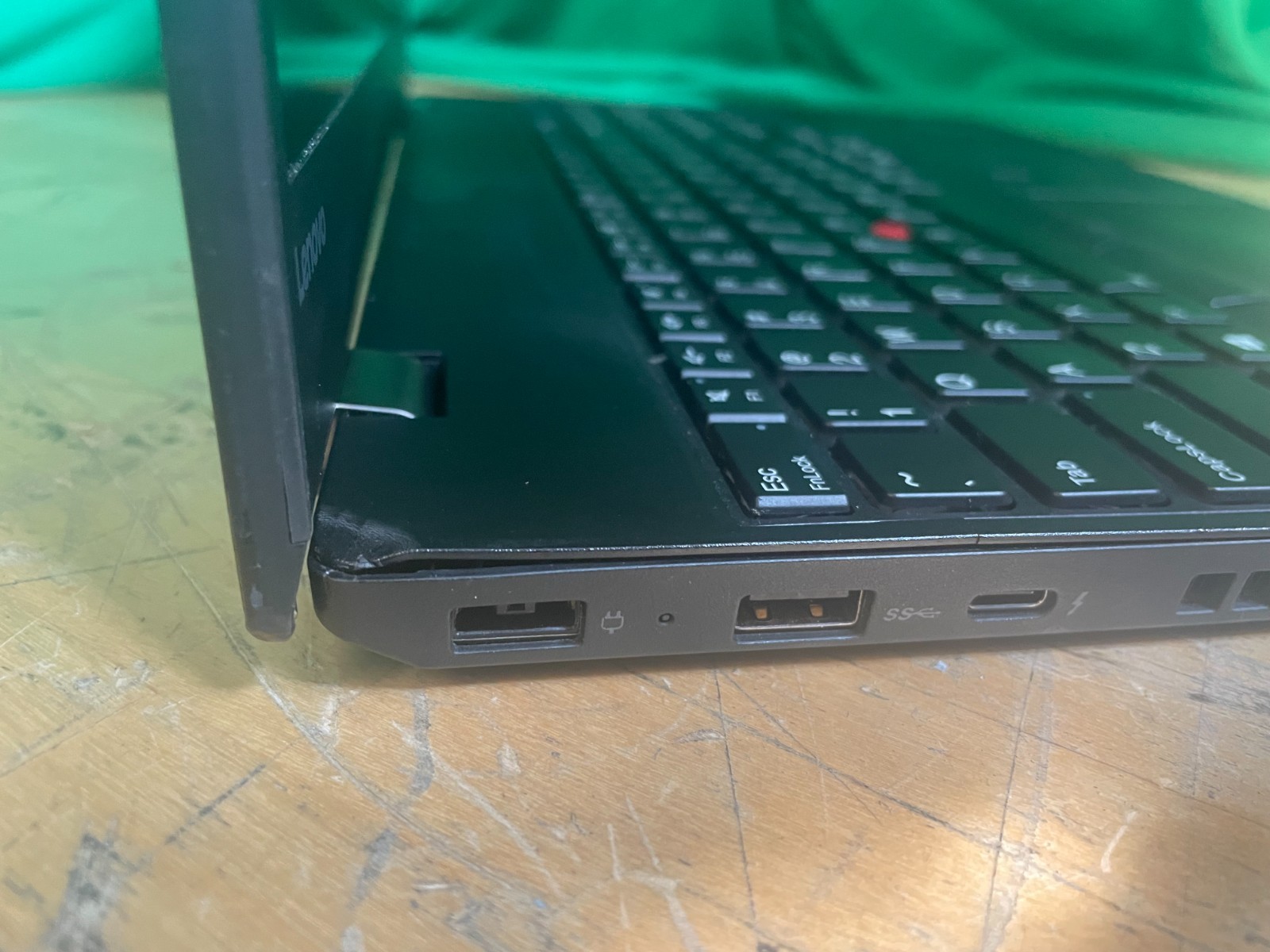 LENOVO THINKPAD T570 – FOR PARTS – NO POWER – RAM/SSD REMOVED – AS IS