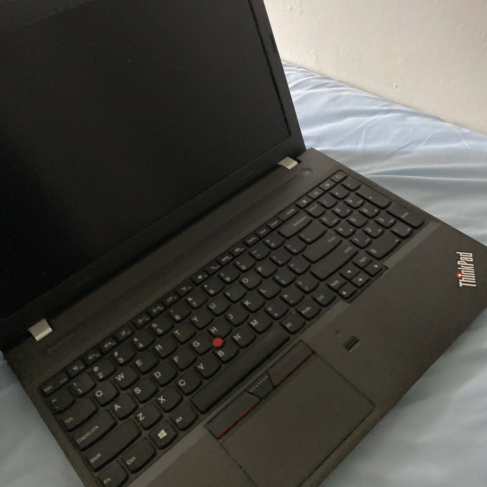 Lenovo ThinkPad E560.