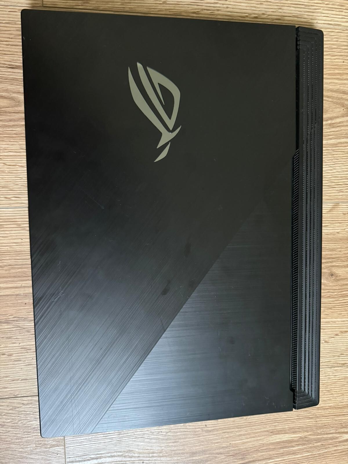 ASUS ROG Strix G17 Notebook/Laptop 17.3 in Black – G712LU