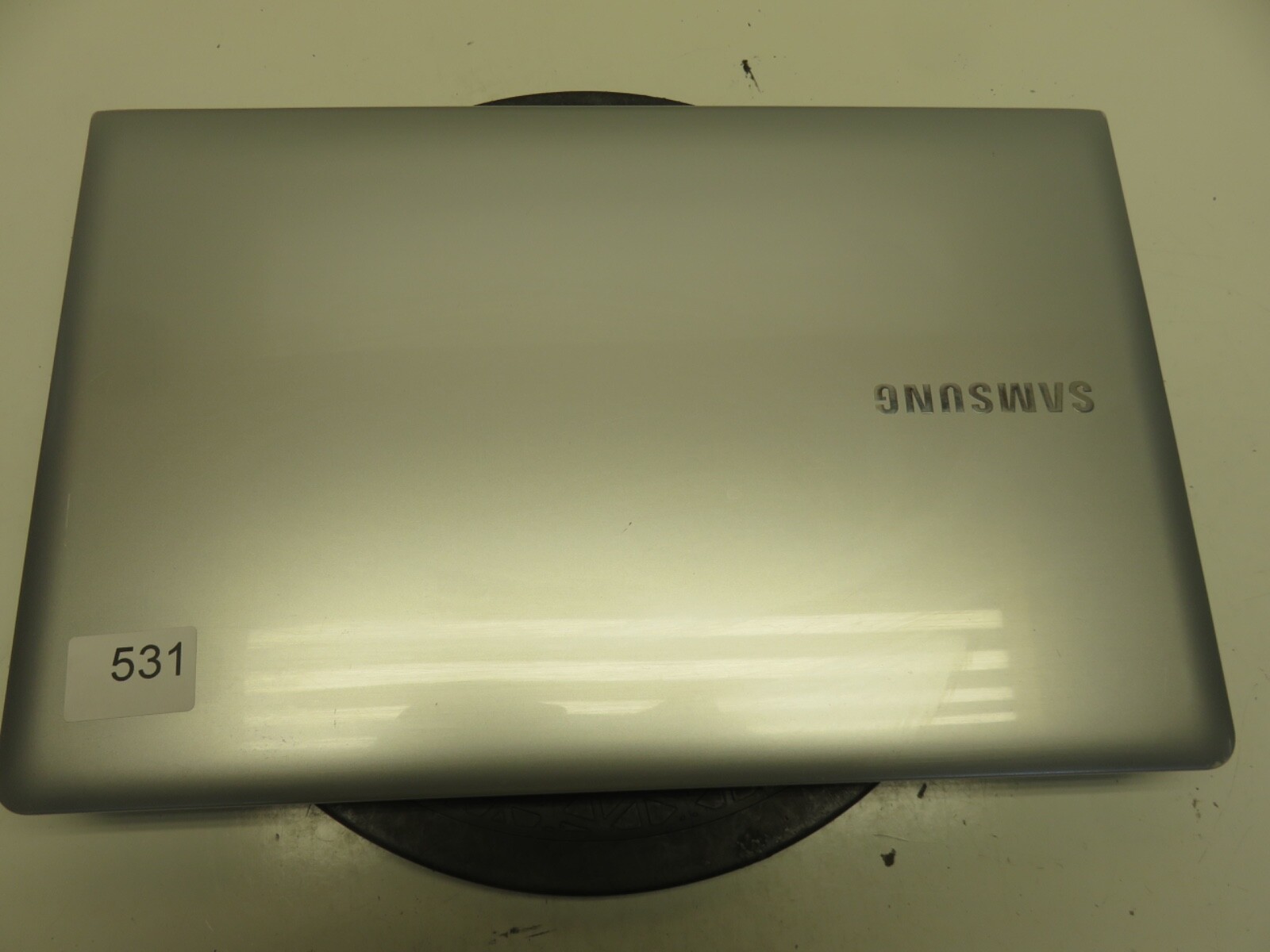 Samsung NP300E5E Intel i3-3120M 2.5GHz 2 GB NO HDD No Batt
