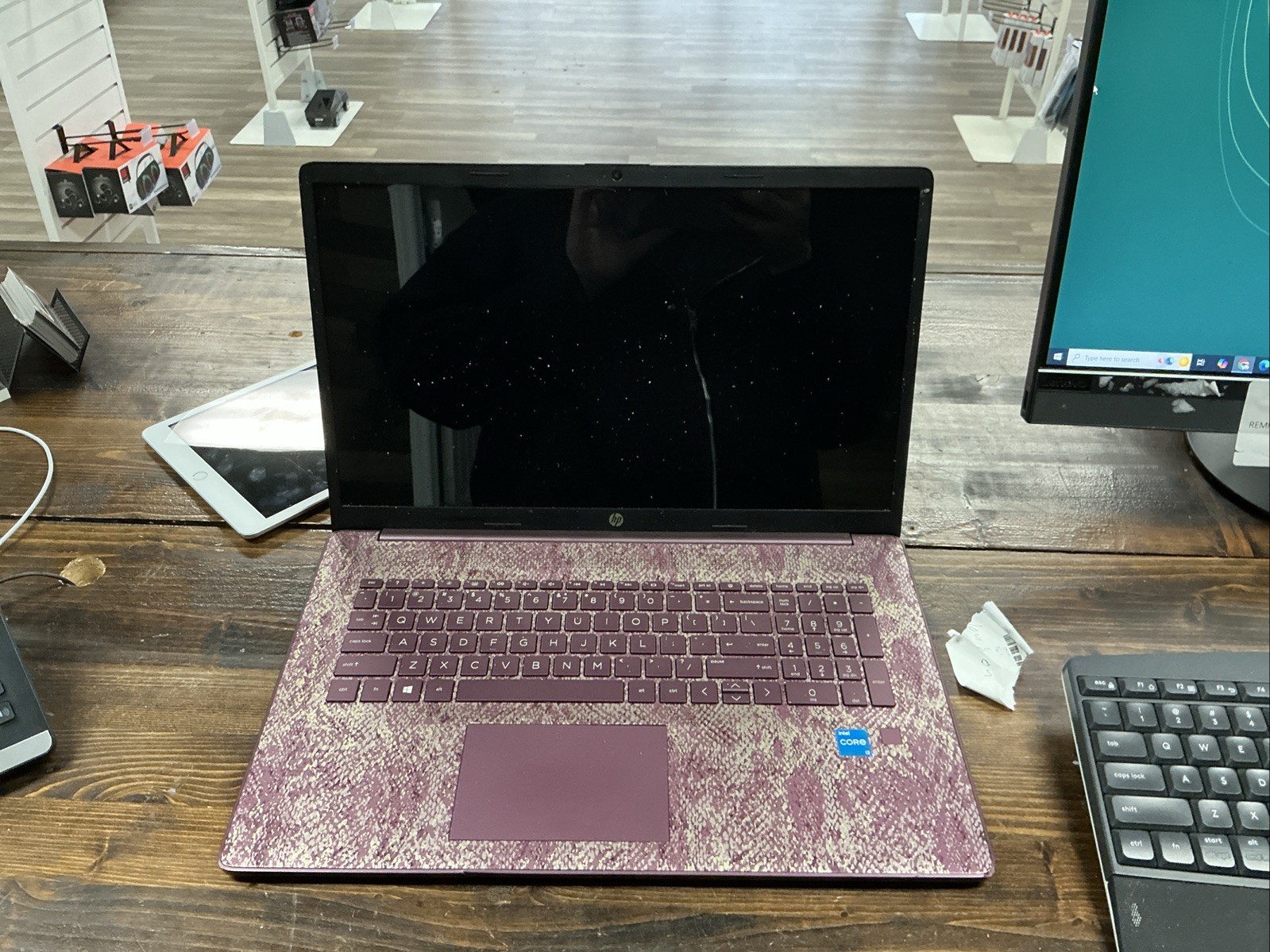 HP Laptop 17-CN3163DS 17.3″ Intel N100 128GB- Winter Lavender