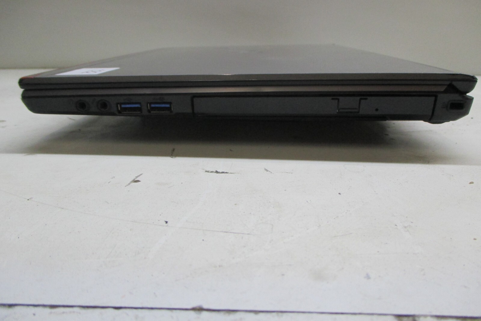 Fujitsu LifeBook E756 i5-6300u 2.4ghz 8gb NO HDD