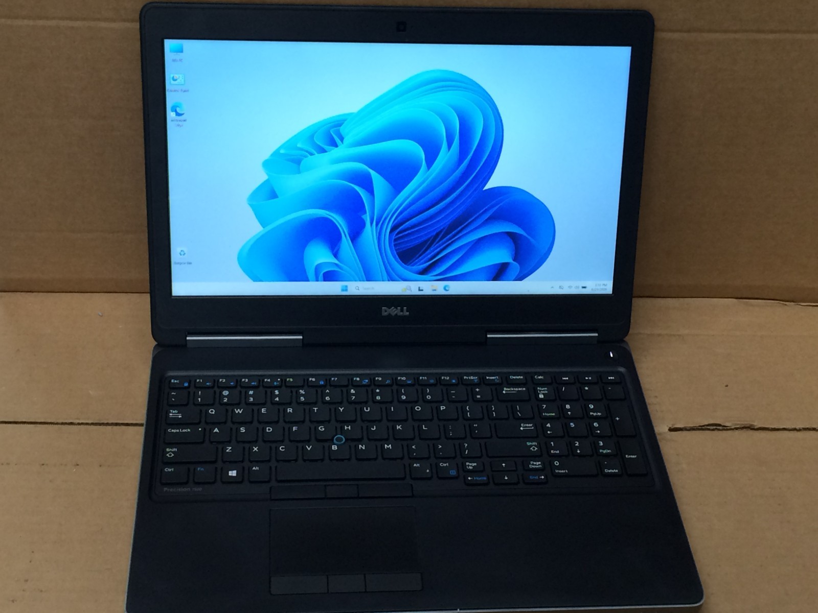 DELL Precision 7520 15.6″ i7-7700HQ 2.80 GHz 16 GB 256 NVME No battery Cover