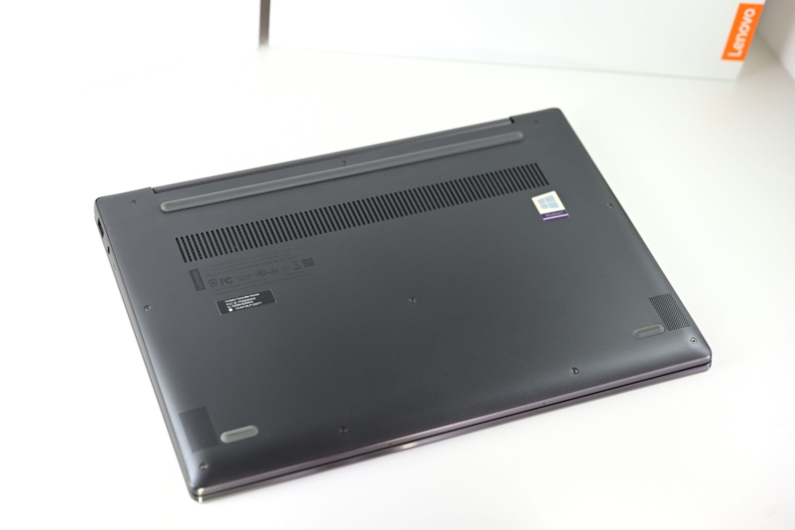 Lenovo IdeaPad 720S 13″ UHD | i7-8550U | 8GB | 1TB SSD Ultrabook Laptop