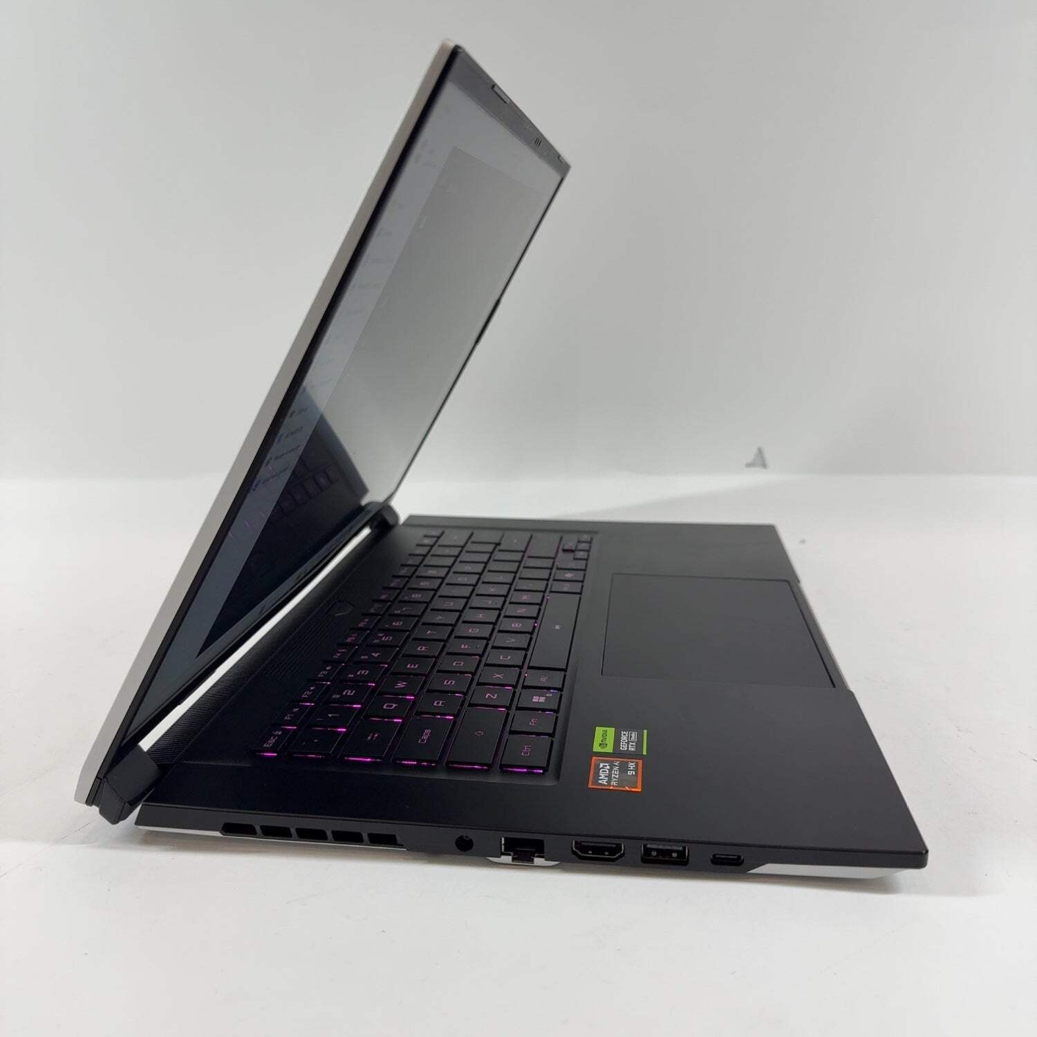 Gigabyte Aero X16 EG61H 16″ Ryzen AI 9 HX 370 32GB RAM 1TB SSD GeForce RTX 5070