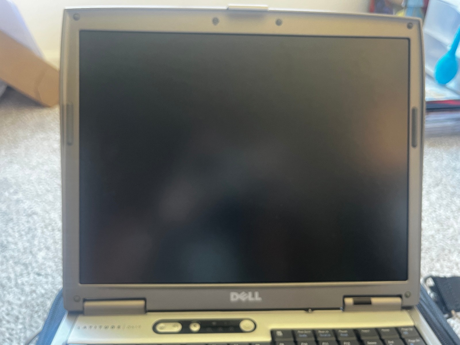 Dell Latitude D610 Retro Windows XP Laptop w/ charger 1GB RAM 1.86Ghz