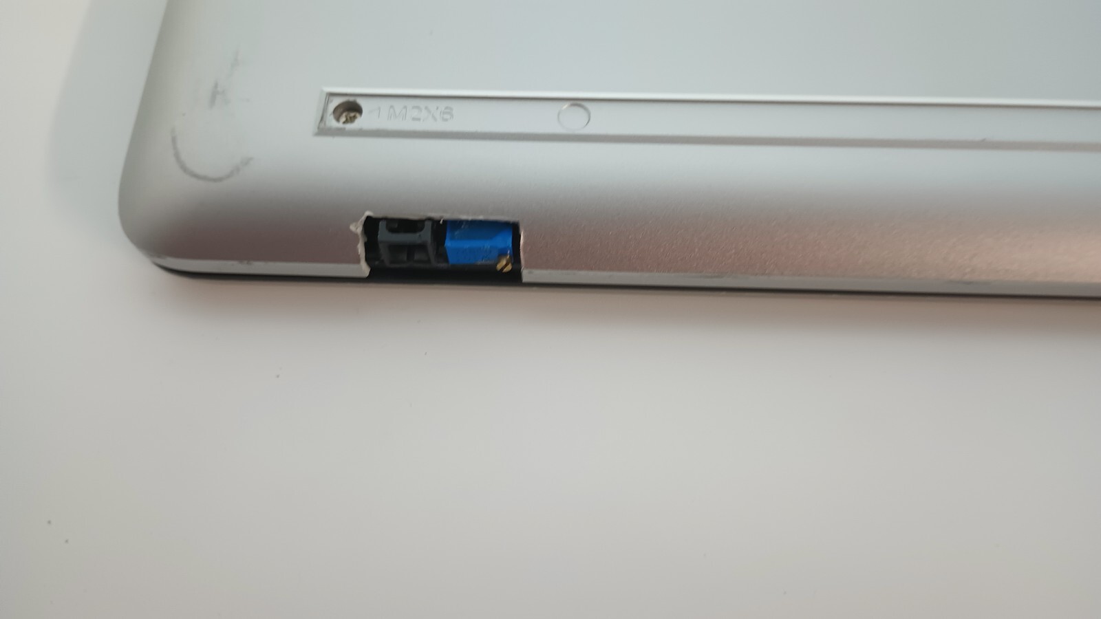 3053 HP 15-dy1751ms w/charger.i5 1035G1.8GB.128GB NVMe.15.6″.W11