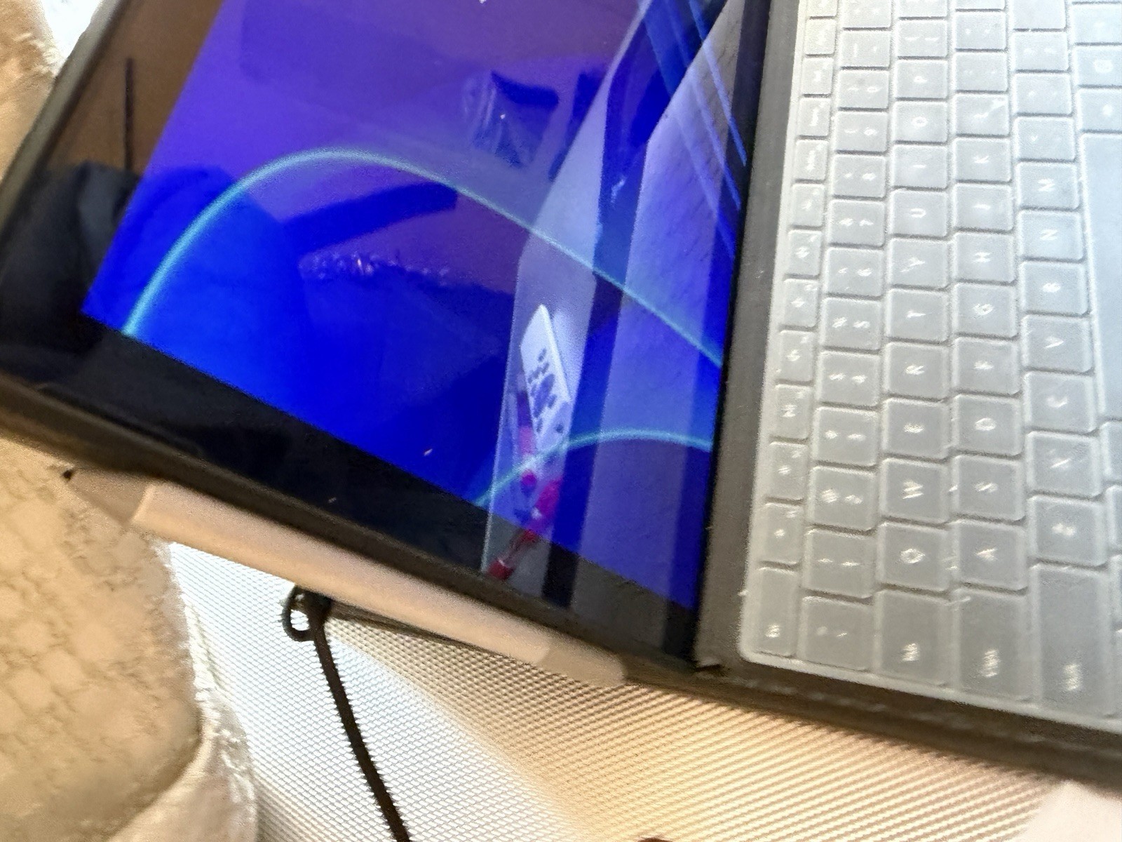 Microsoft Surface Pro 7 With All Accessories ( Keyboard,pen, Mouse And Cases)