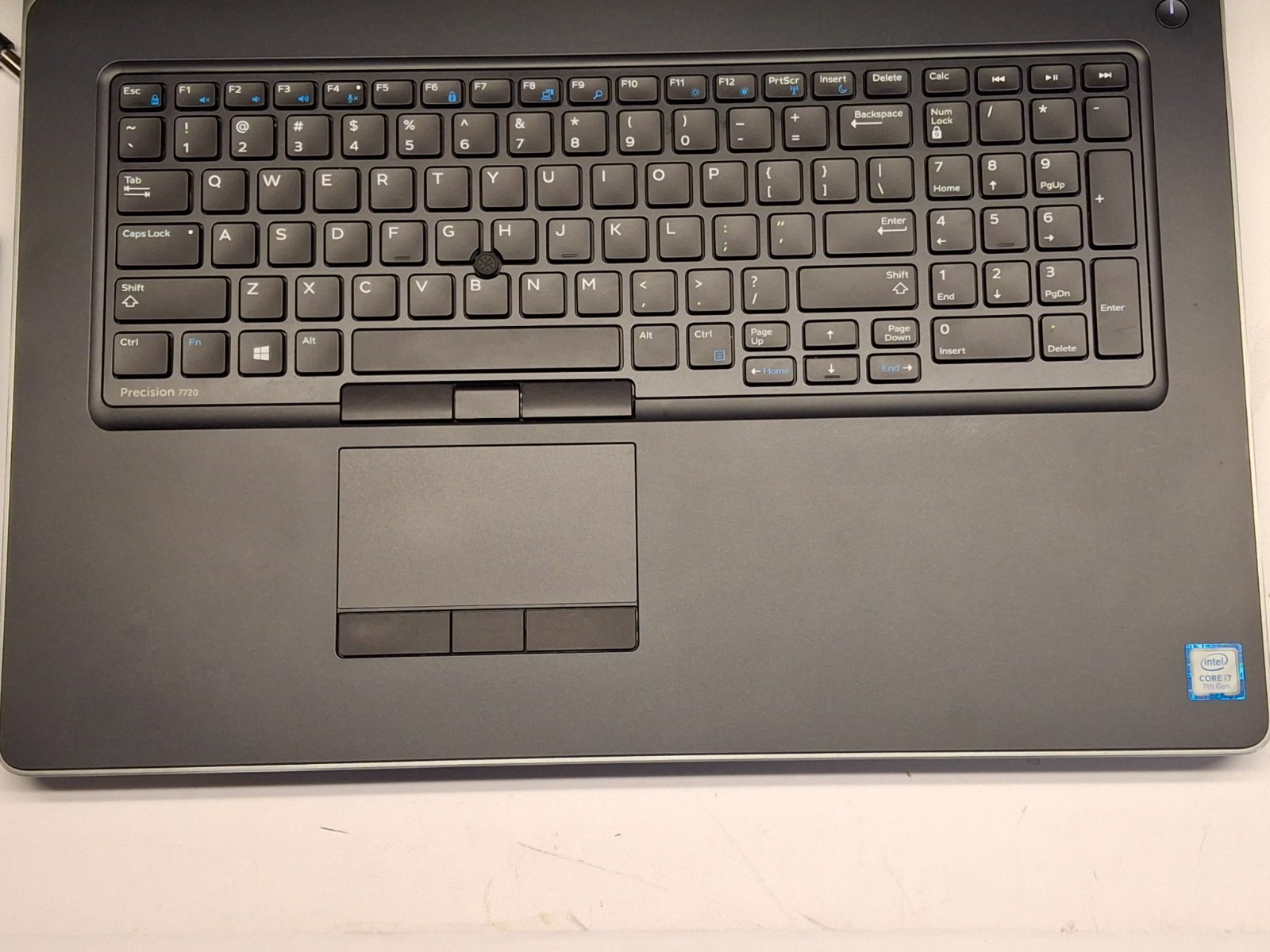 DELL PRECISION 7720 I7-7820HQ 256GB SSD 32GB RAM Radeon WX 4130 Win 10 Pro