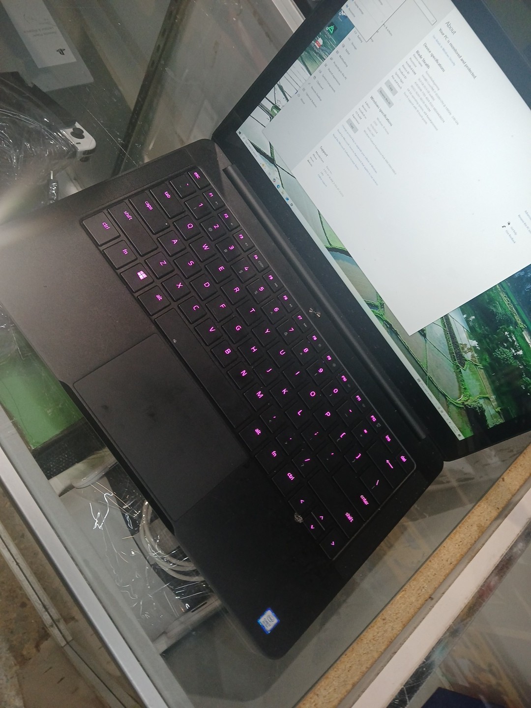 razor blade stealth 14 , 16gb ram, intel corei7 8th gen