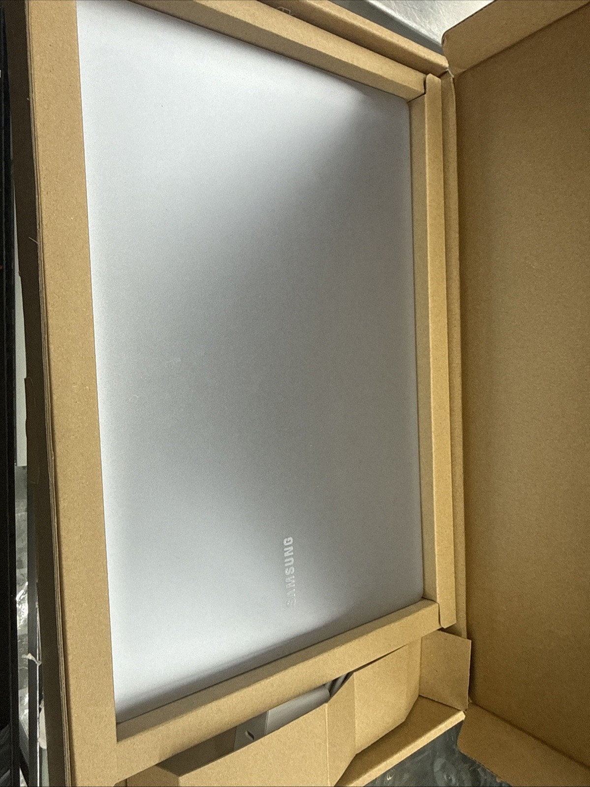 Samsung Galaxy Book4 Edge Snapdragon X 2.96GHz 16GB 512GB 15.6″ NP750XQB
