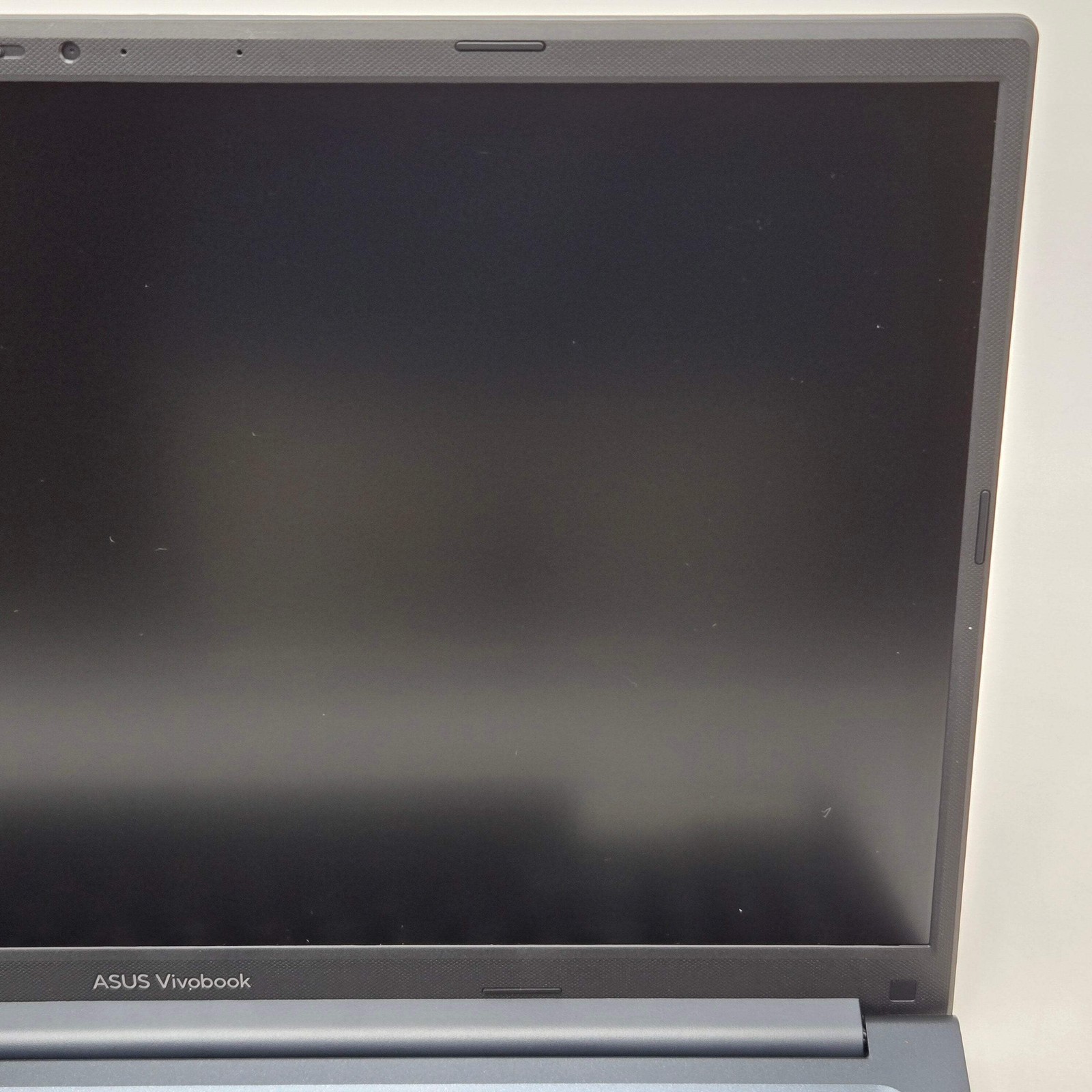 Asus VivoBook F1504V 15-inch Core i3 13th Gen 8GB RAM 512GB – Used w/ Charger