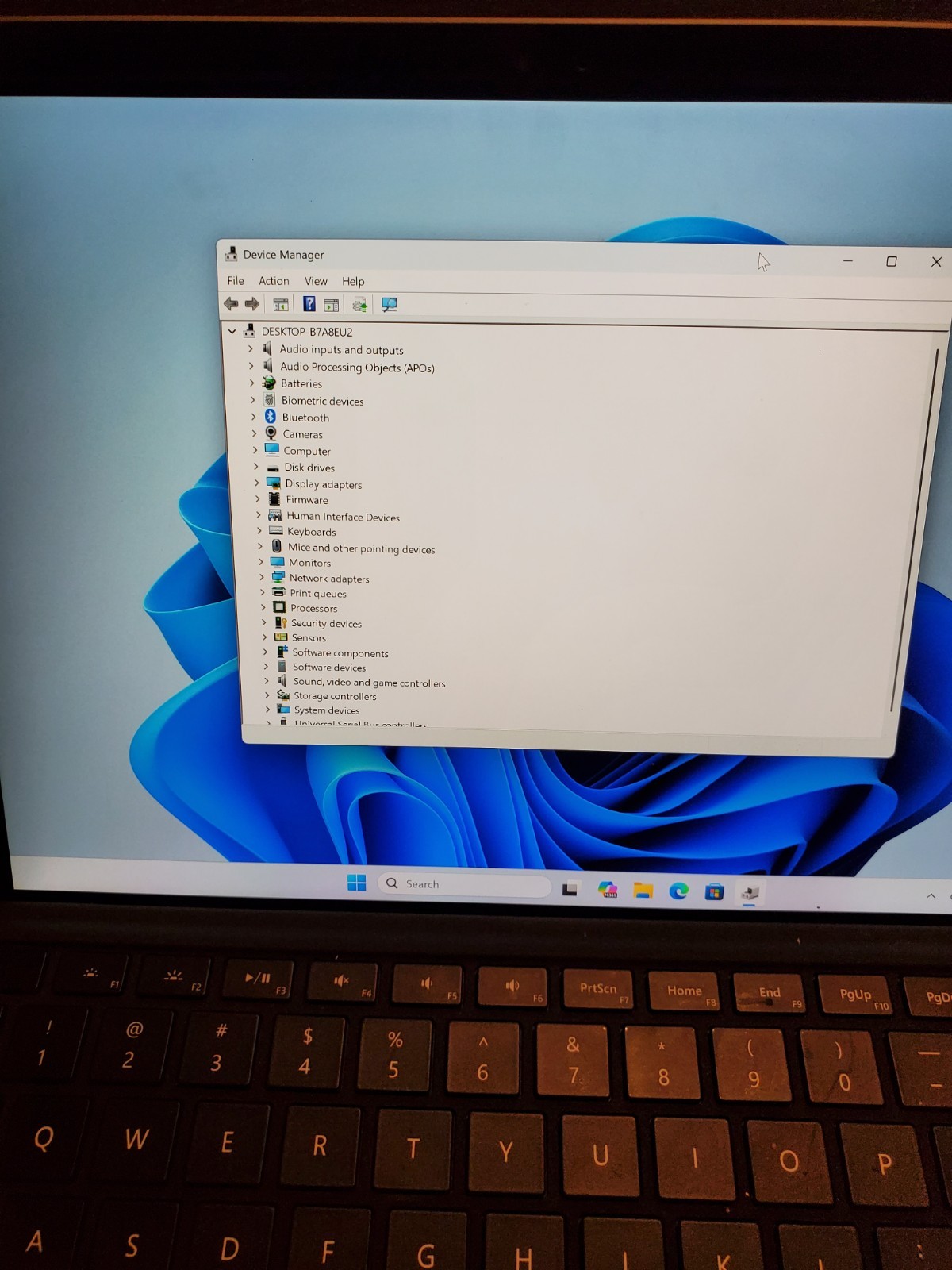 Surface Pro 4/ I5-6300U/8GB RAM/256GB SSD/Win 11 Pro Activated/used
