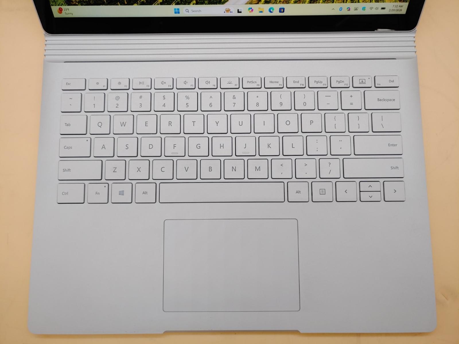 Microsoft Surface Book 2 13.5″ i7-8650U 8GB 256GB SSD Win11Pro GTX1050 *NO A/C*