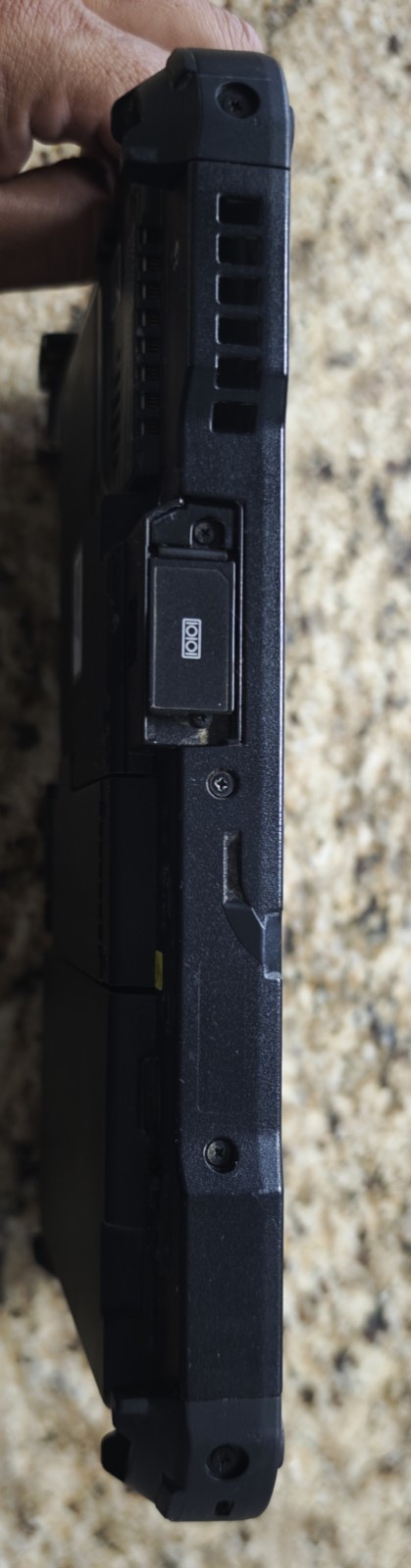 Panasonic FZ G2. Windows 11. 16 GB Ram. 512 SSD.