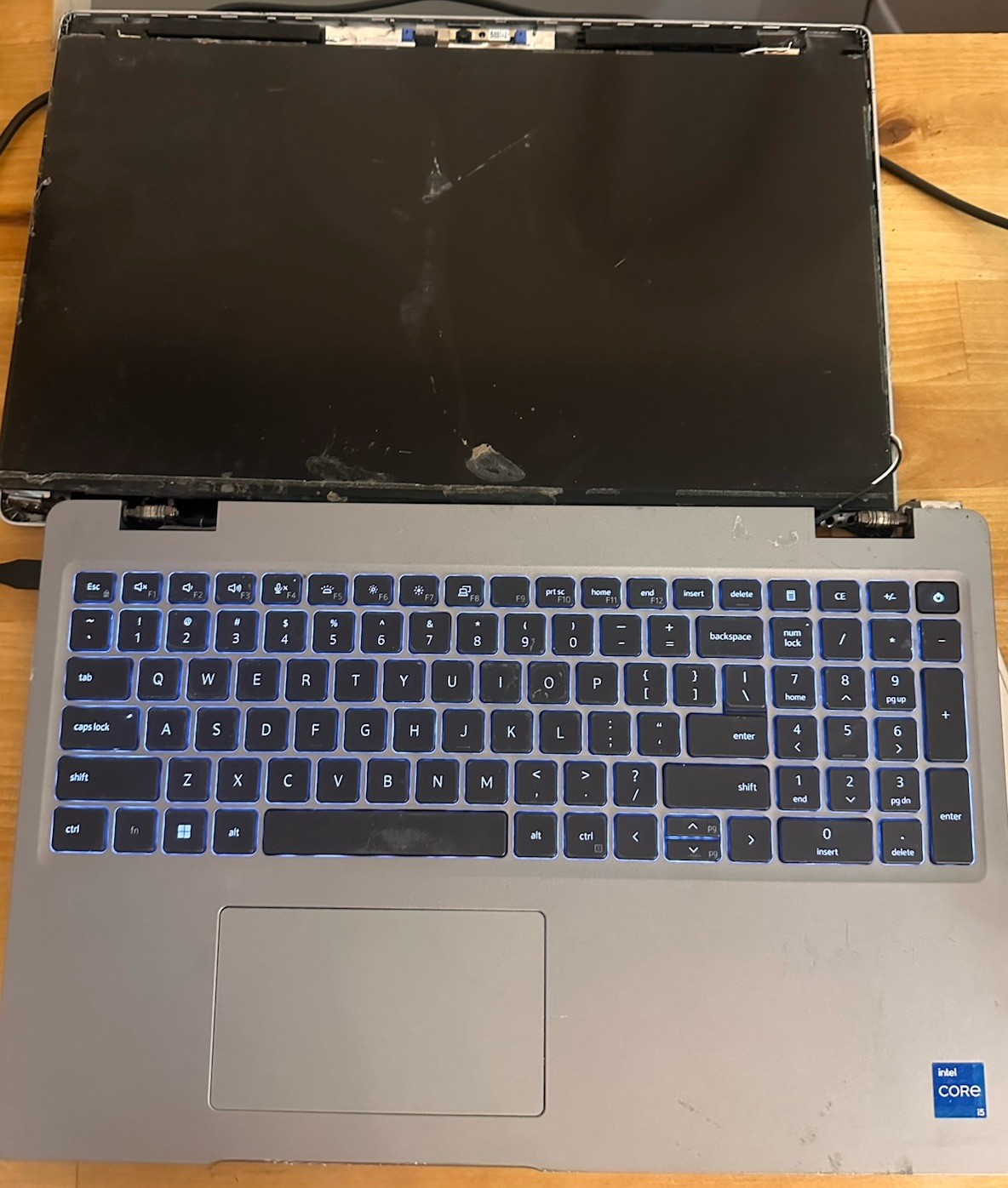 Dell Precision 3560 Mobile Workstation Core i5 No Display Broken Hinges