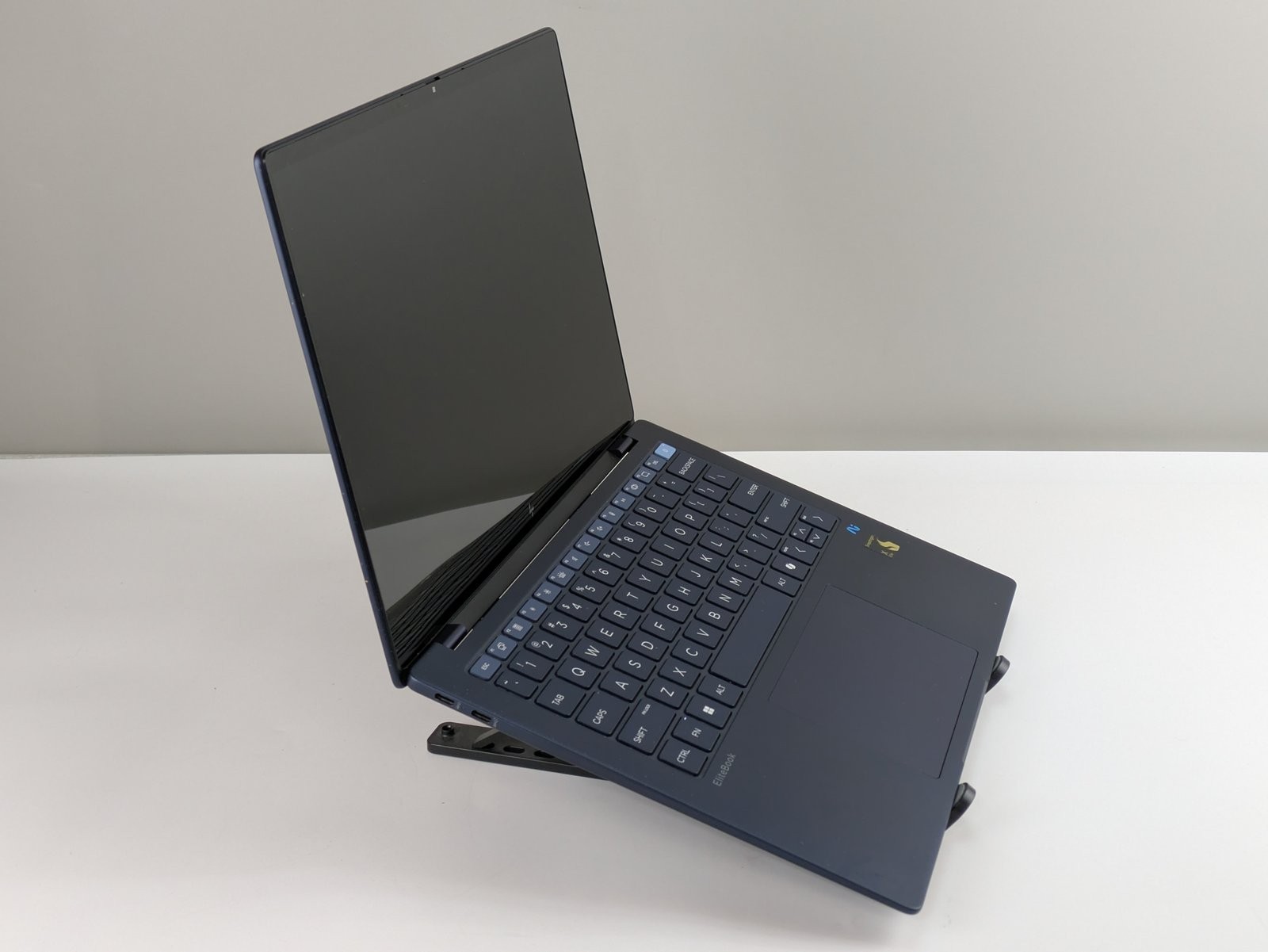 HP EliteBook Ultra G1q 14″ Snapdragon X Elite 16GB RAM 512GB SSD 2.2K W11P