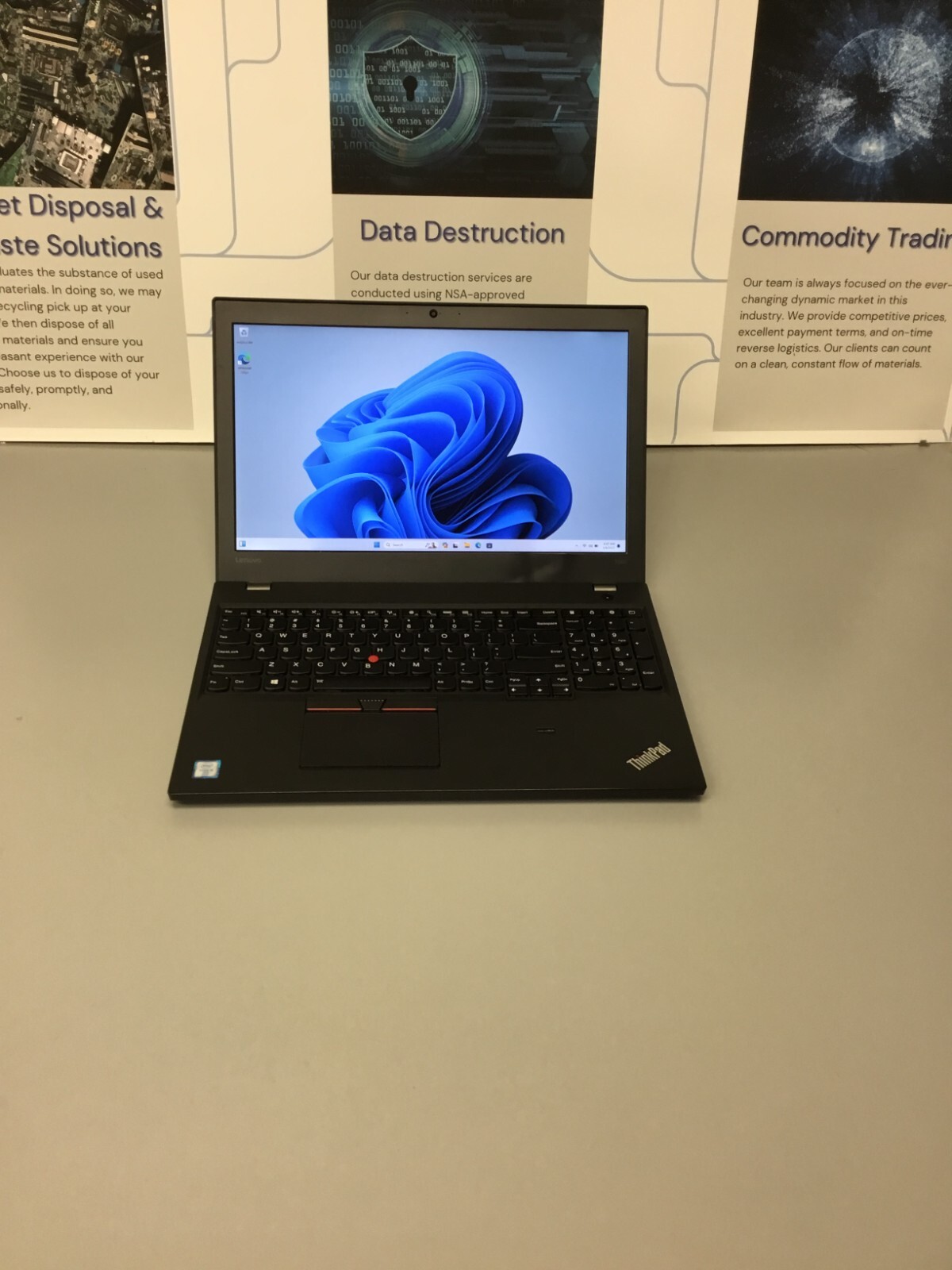 Lenovo Thinkpad T560 15.6” 256GB Core i5 6th Gen 2.40 GHz 8GB WIN 11 PRO