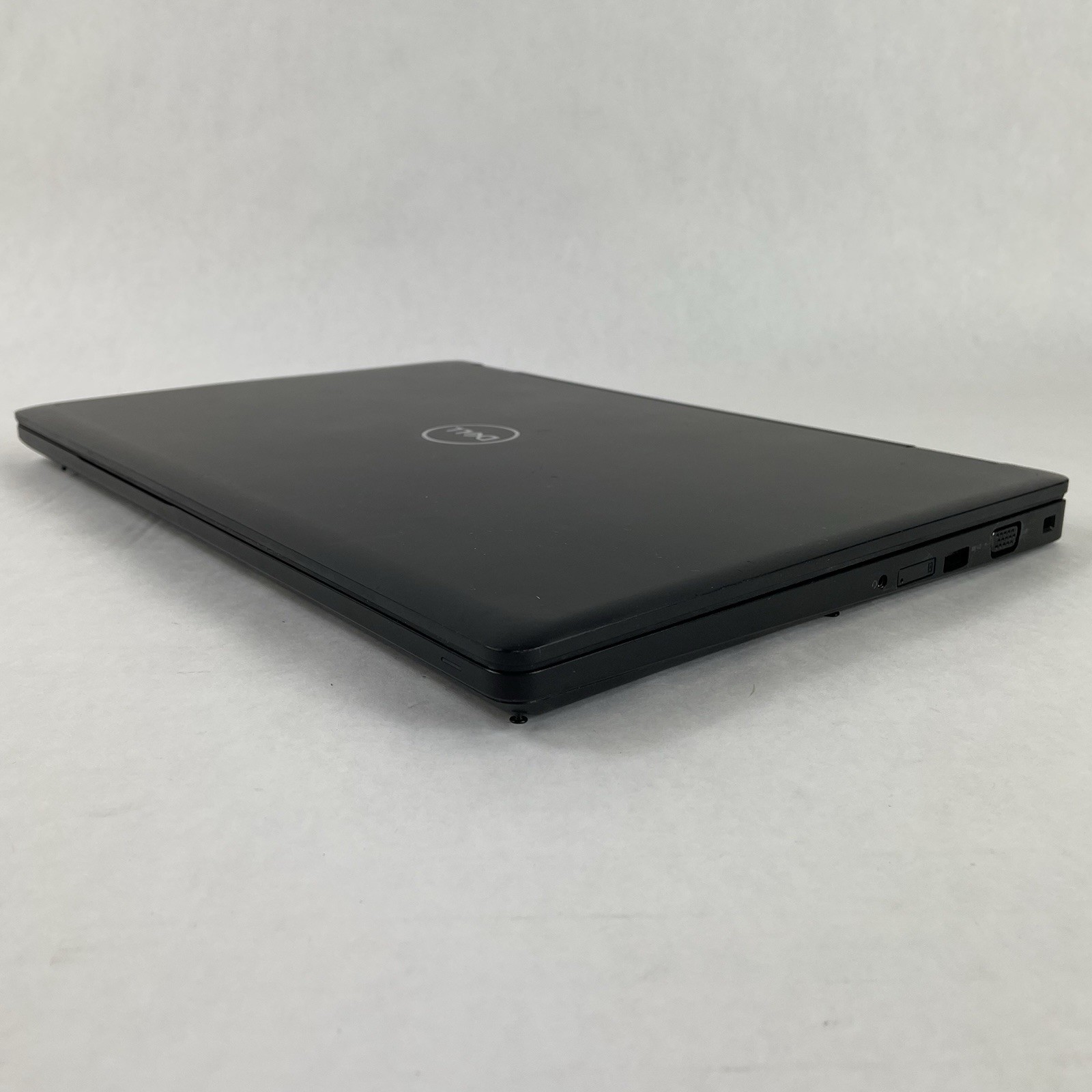 Dell Latitude 5590 15.6″ i5-8250U 1.6 GHz 8GB RAM No SSD No OS – Bad Corner READ