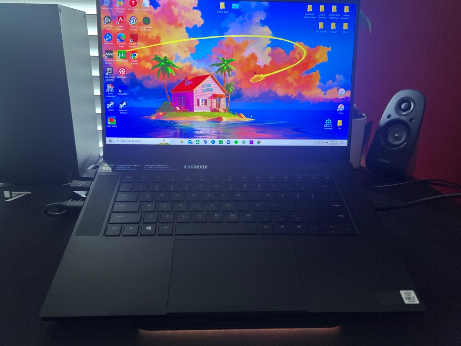 Razer Blade 15 Advanced Model Early 2021 15.6”(32GB hyperx ram+v2 chroma stand)