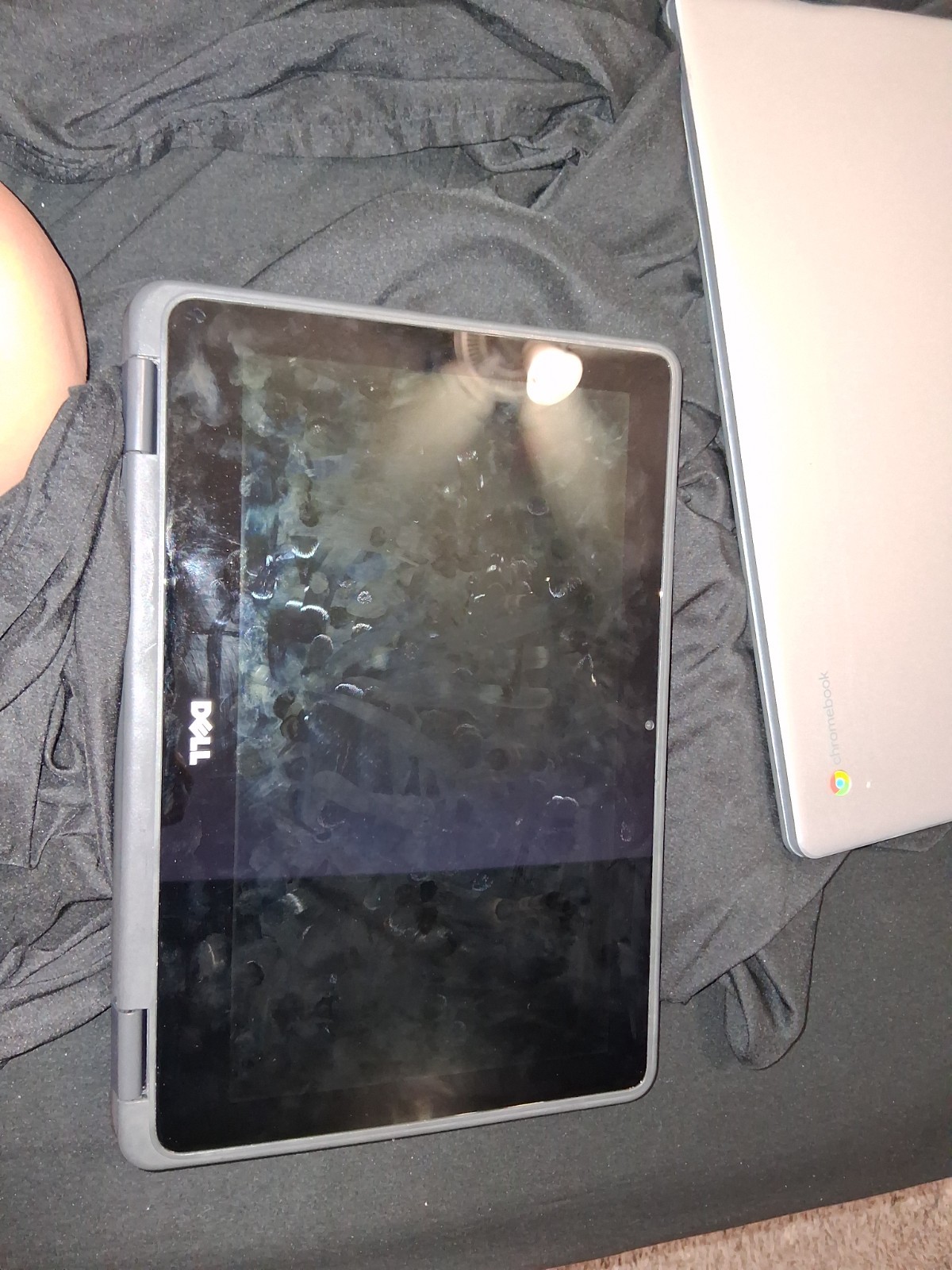 Dell latitude 3189 2 in 1 touchscreen