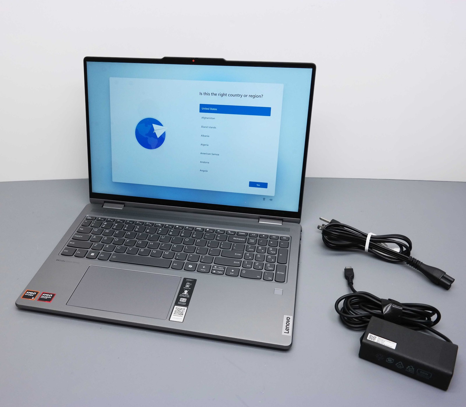Lenovo Yoga 7 16″ AMD Ryzen 5 8640HS 8GB 512GB SSD