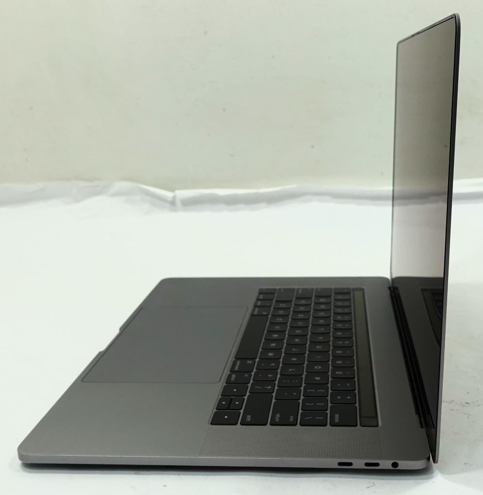 Apple MacBook Pro 2016 A1707 15.4″ Retina i7-6700HQ 16GB 256GB SSD Laptop
