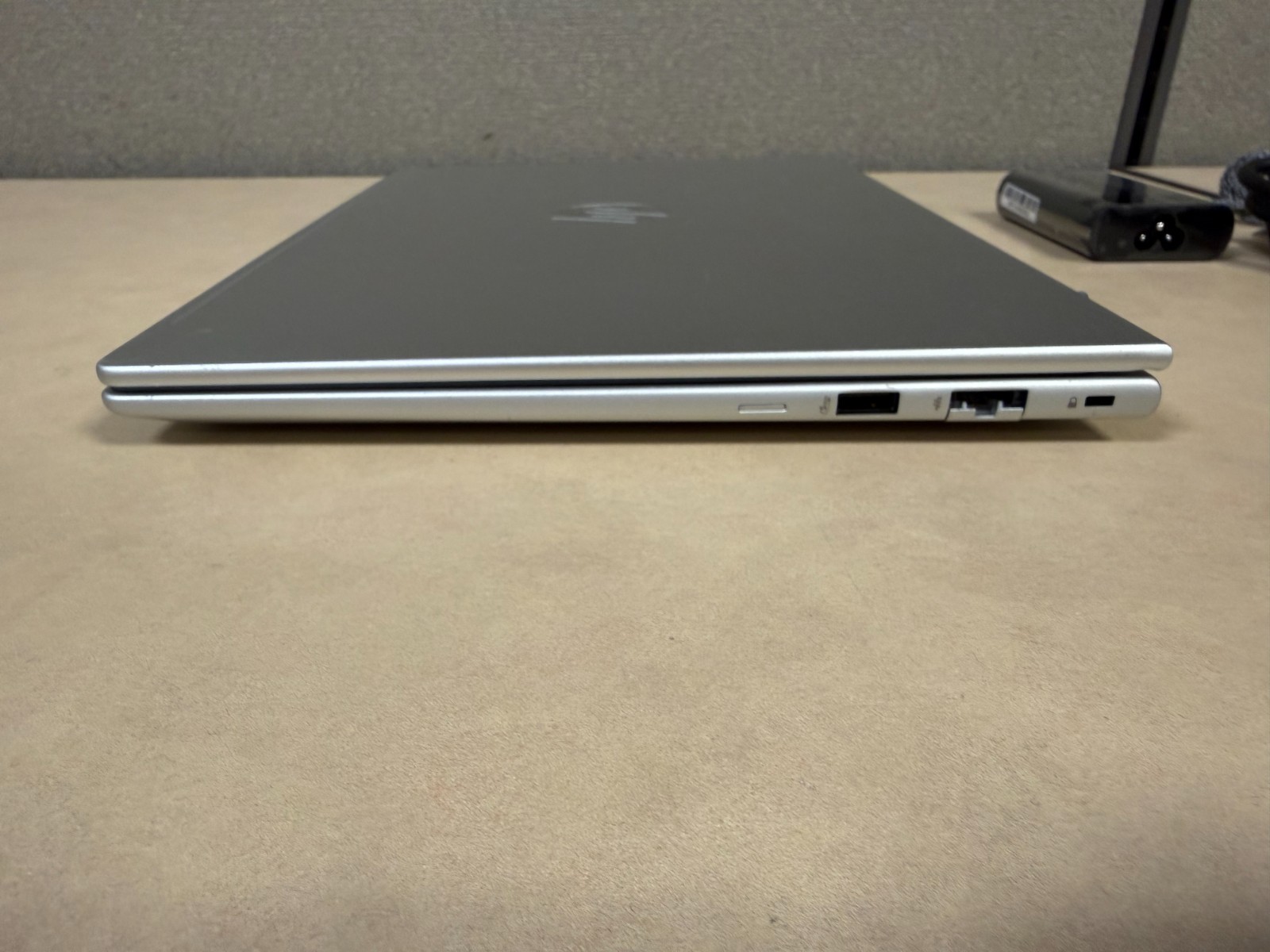 HP ProBook 440 G11 14″ Laptop Intel Ultra 7 155U 32GB 512GB SSD – Cracked LCD