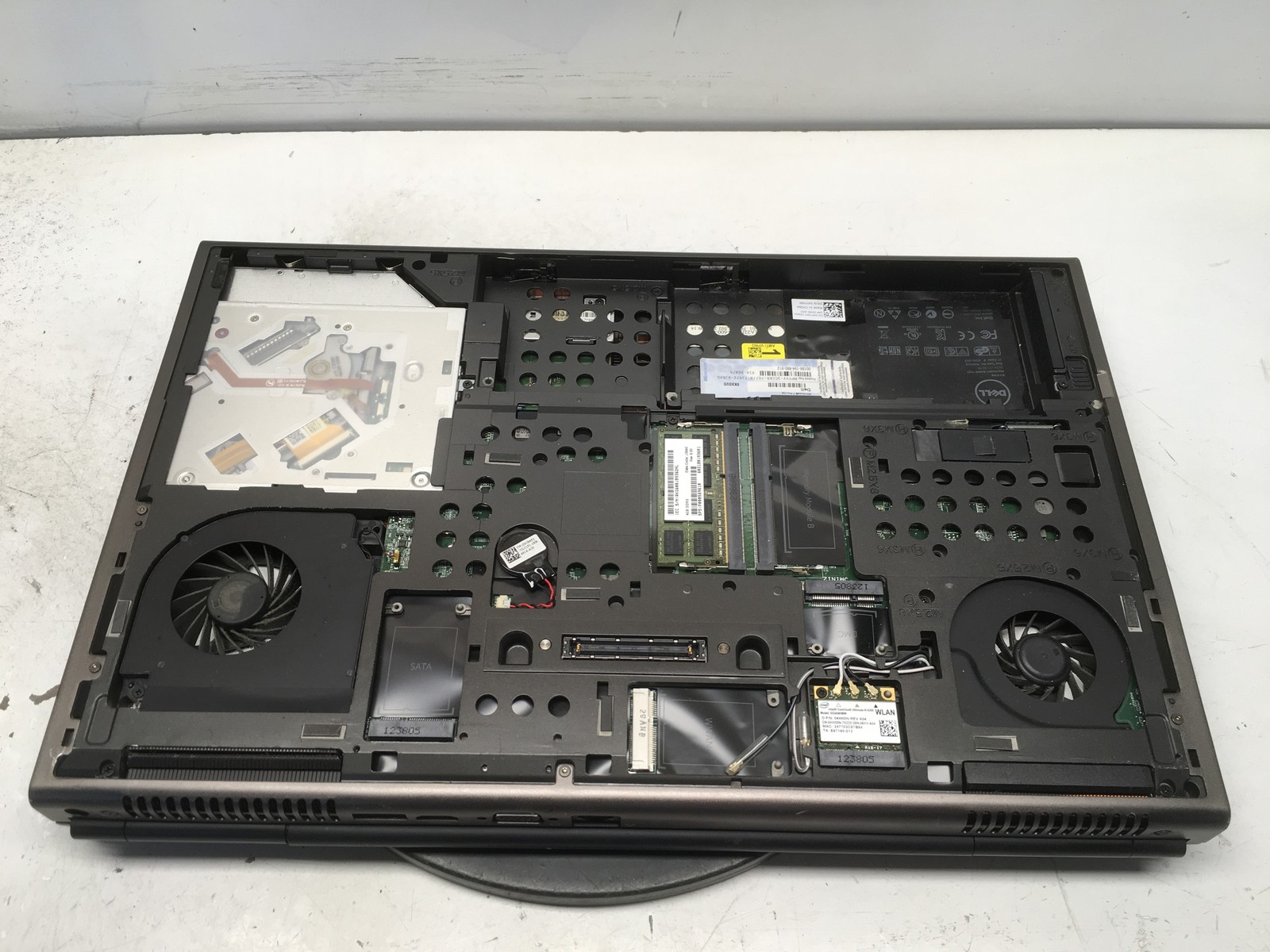 Dell Precision M6600 Intel i7-2760QM 2.4GHz 4 GB NO HDD No Batt